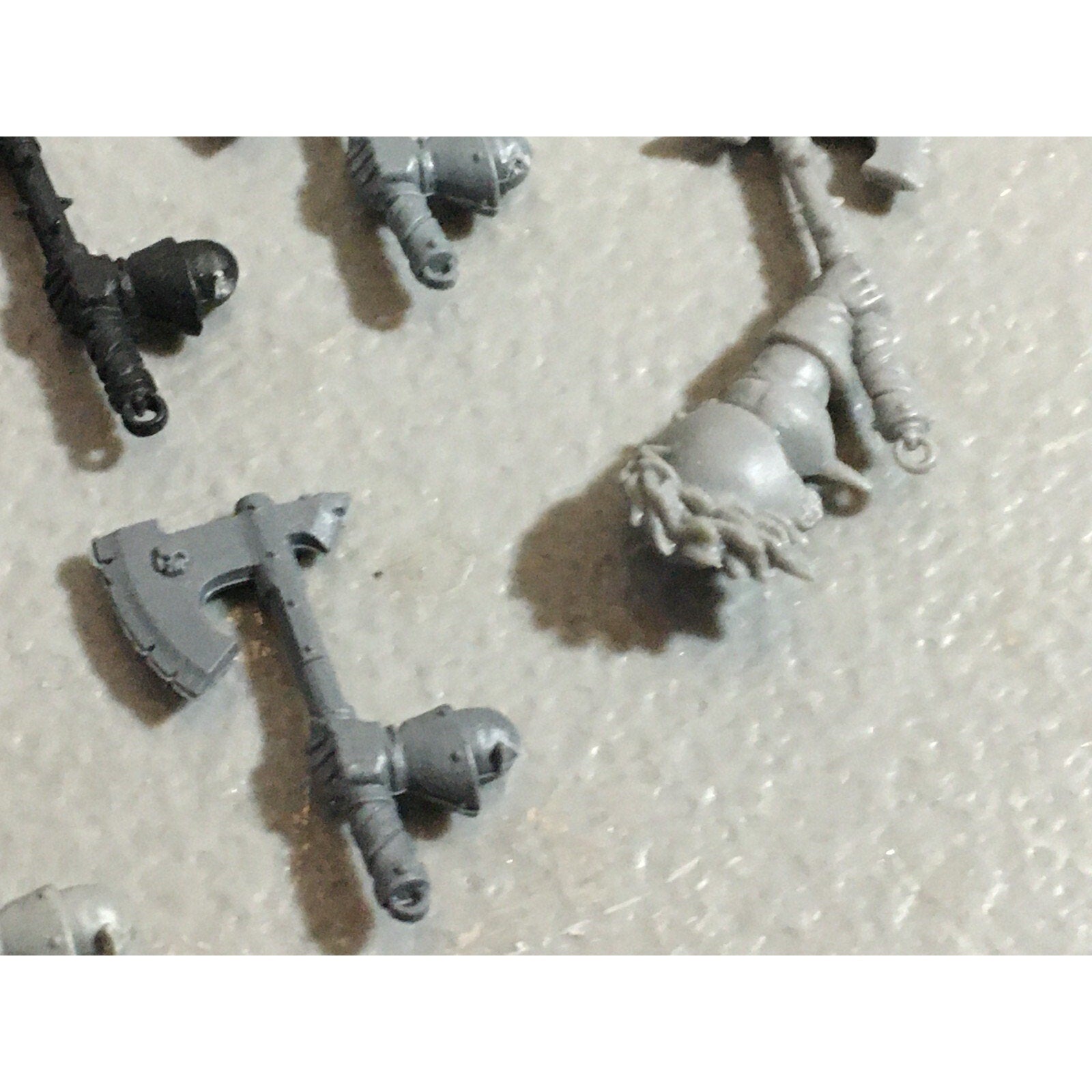 A22212 WARHAMMER FANTASY CHAOS MORTALS BITS LOT AXE HANDS GAMES WORKSHOP