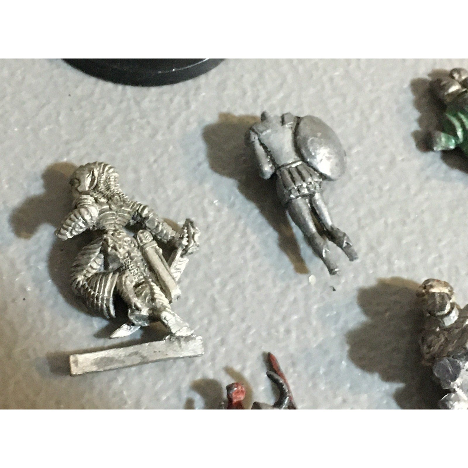 A32532 UNKNOWN METAL MINIATURES INCOMPLETE LOT HUMAN ELF WARRIOR