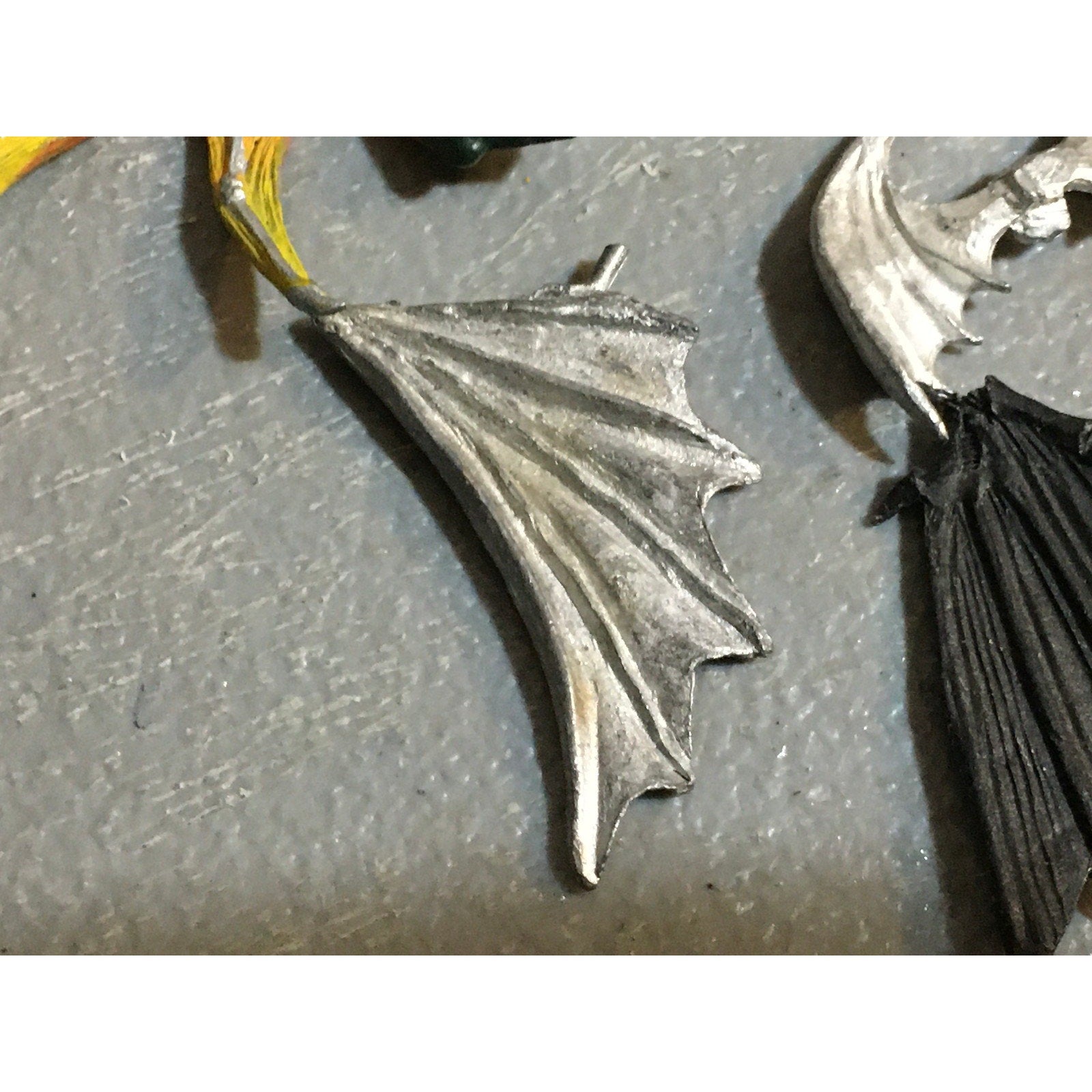 A32497 UNKNOWN METAL MINIATURES BITS LOT FANTASY WINGS DRAGON DEMON ANGEL