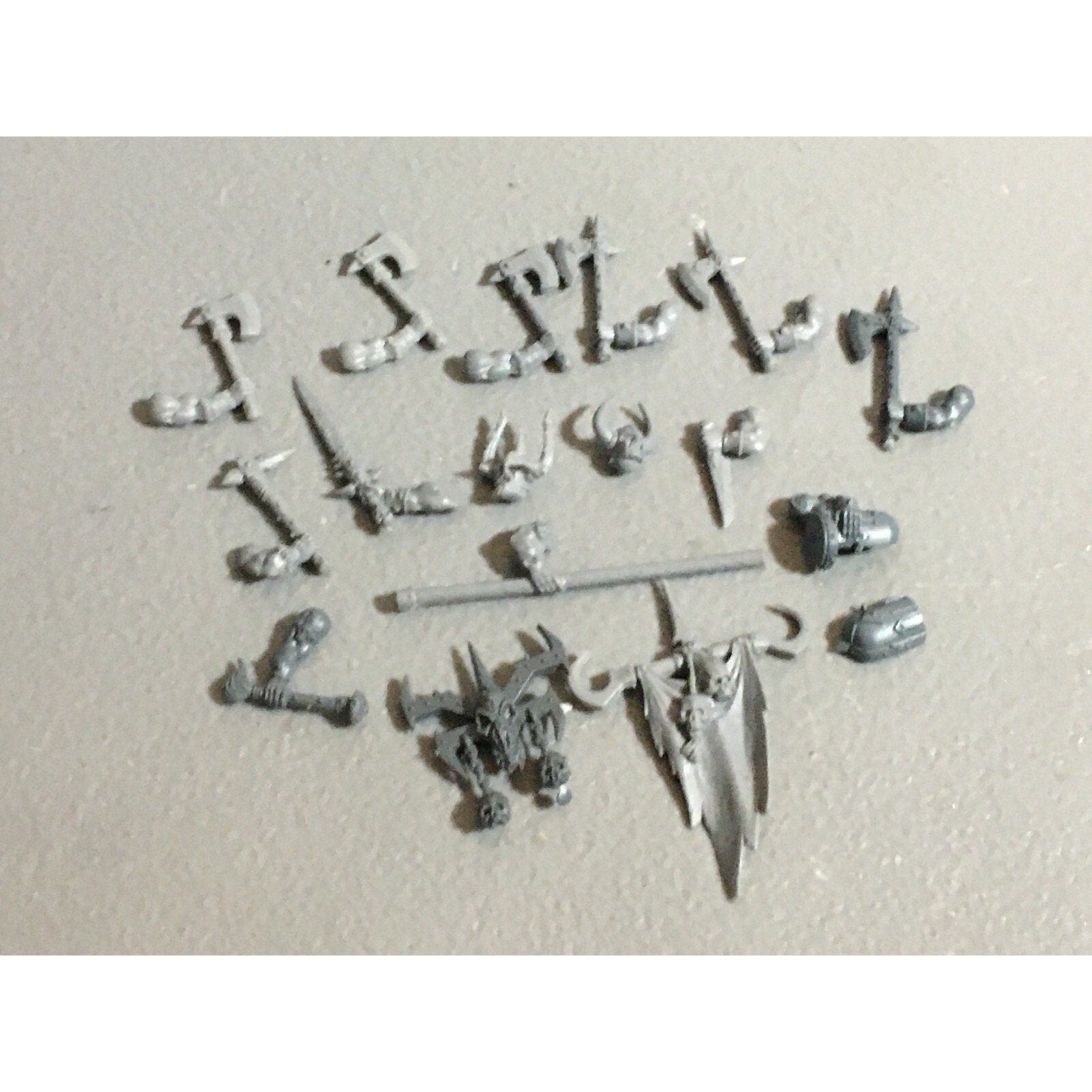 A22181 WARHAMMER FANTASY CHAOS MORTALS BITS LOT MIXED MARAUDER COMMAND & ARMS GW