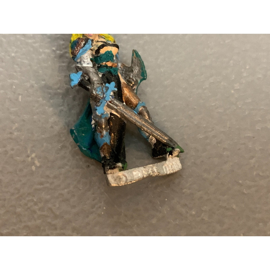 A10260 UNKNOWN OOP METAL MINIATURE PAINTED FANTASY FEMALE SWORD SHIELD