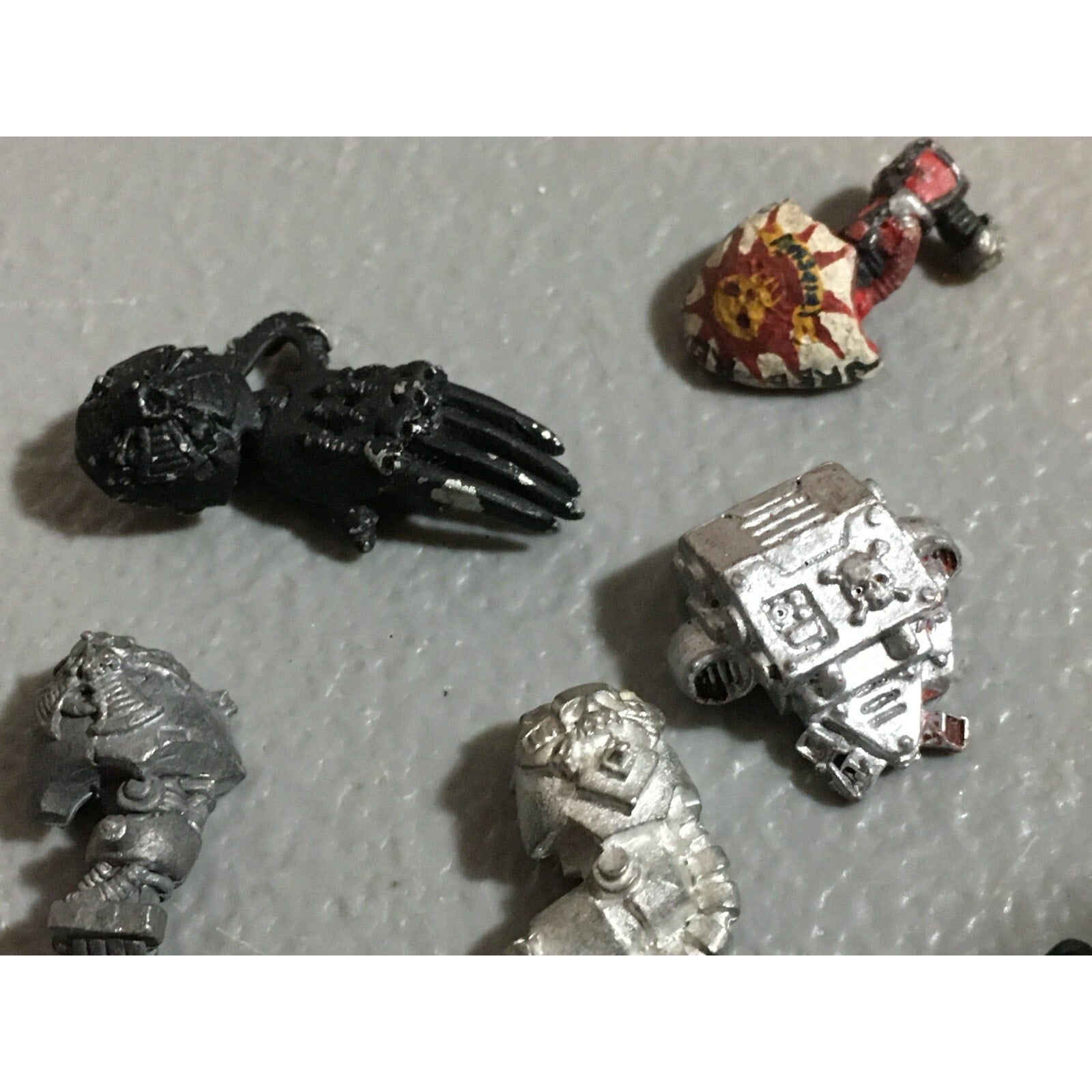 A20128 WARHAMMER 40K SPACE MARINES METAL ARM BITS LOT GAMES WORKSHOP
