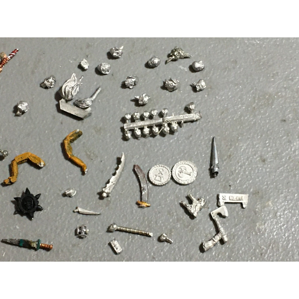 A22408 WARHAMMER FANTASY MIXED METAL BITS LOT HEADS ARMS WEAPONS GW