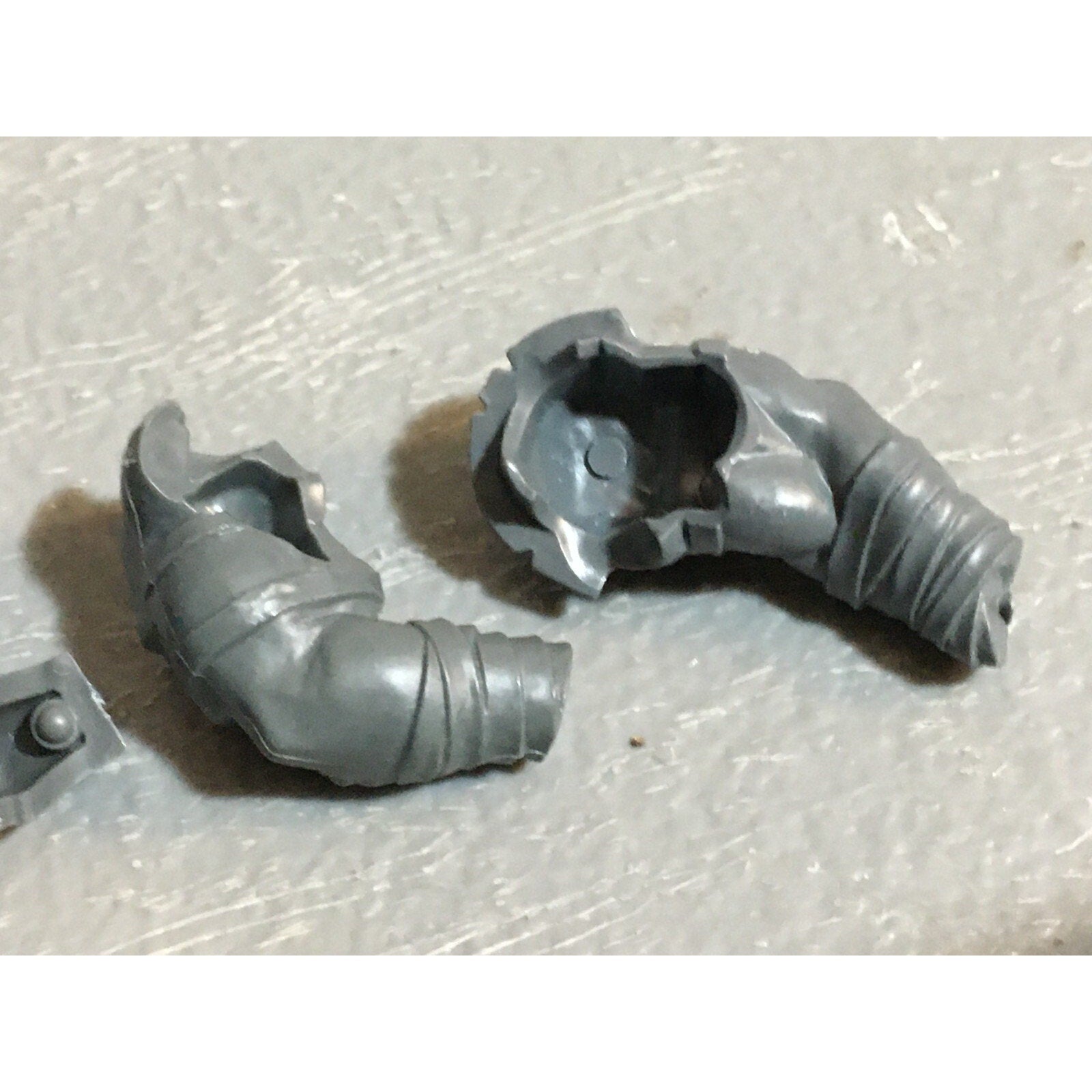 A23235 WARHAMMER FANTASY CHAOS BEASTMEN BITS LOT MINOTAUR HANDS ARMS GW