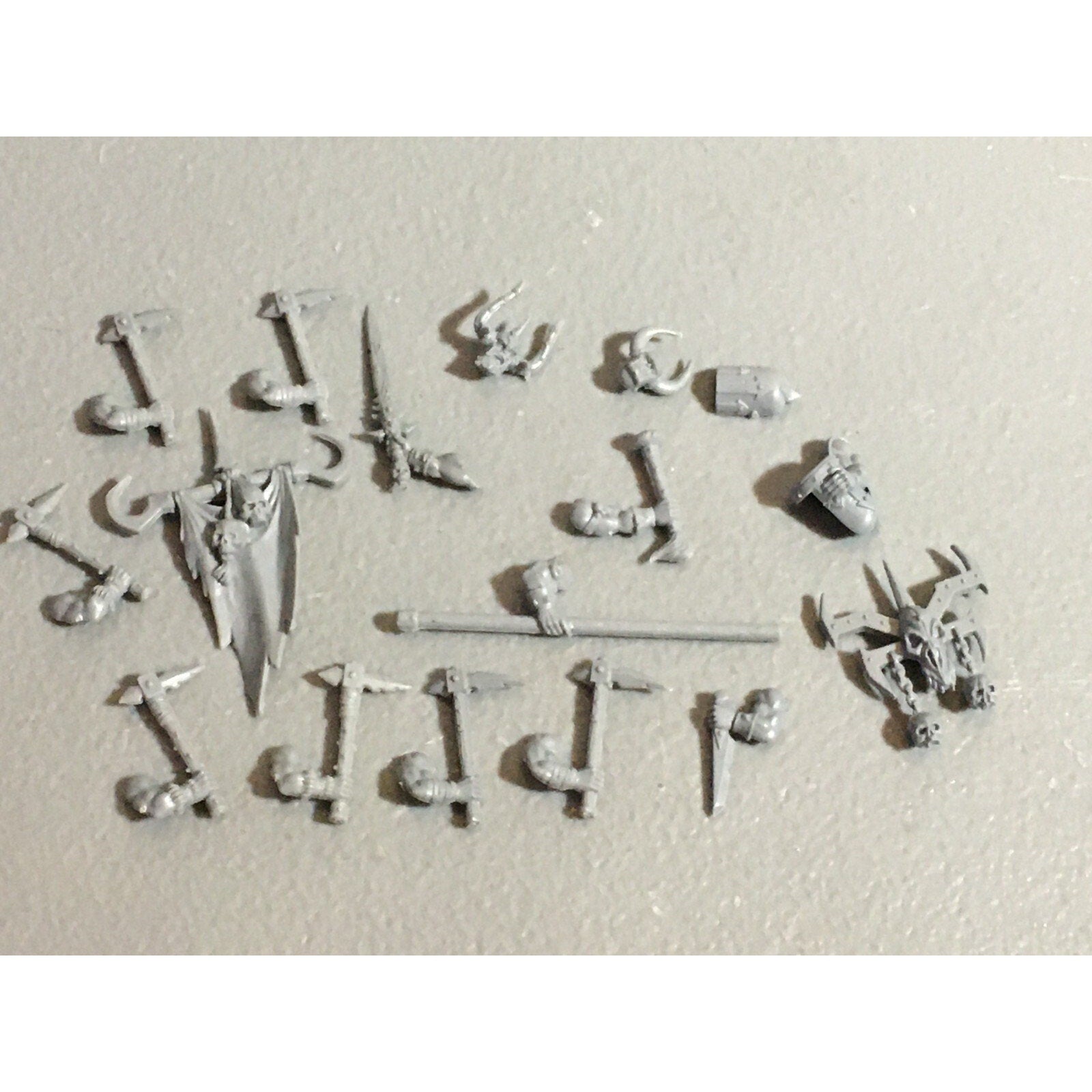 A22188 WARHAMMER FANTASY CHAOS MORTALS BITS LOT MIXED MARAUDER COMMAND & ARMS GW