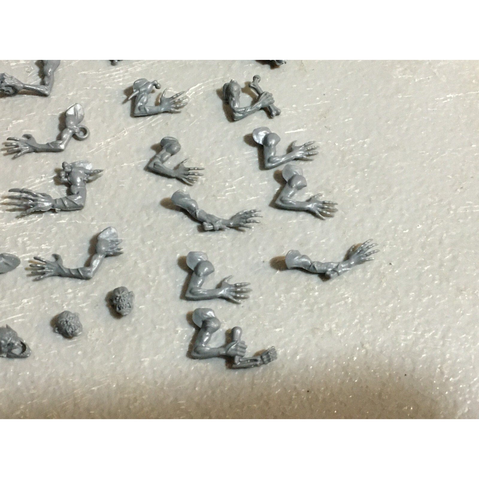 A23456 WARHAMMER FANTASY VAMPIRE COUNTS UNDEAD BITS LOT GHOUL ARMS GW