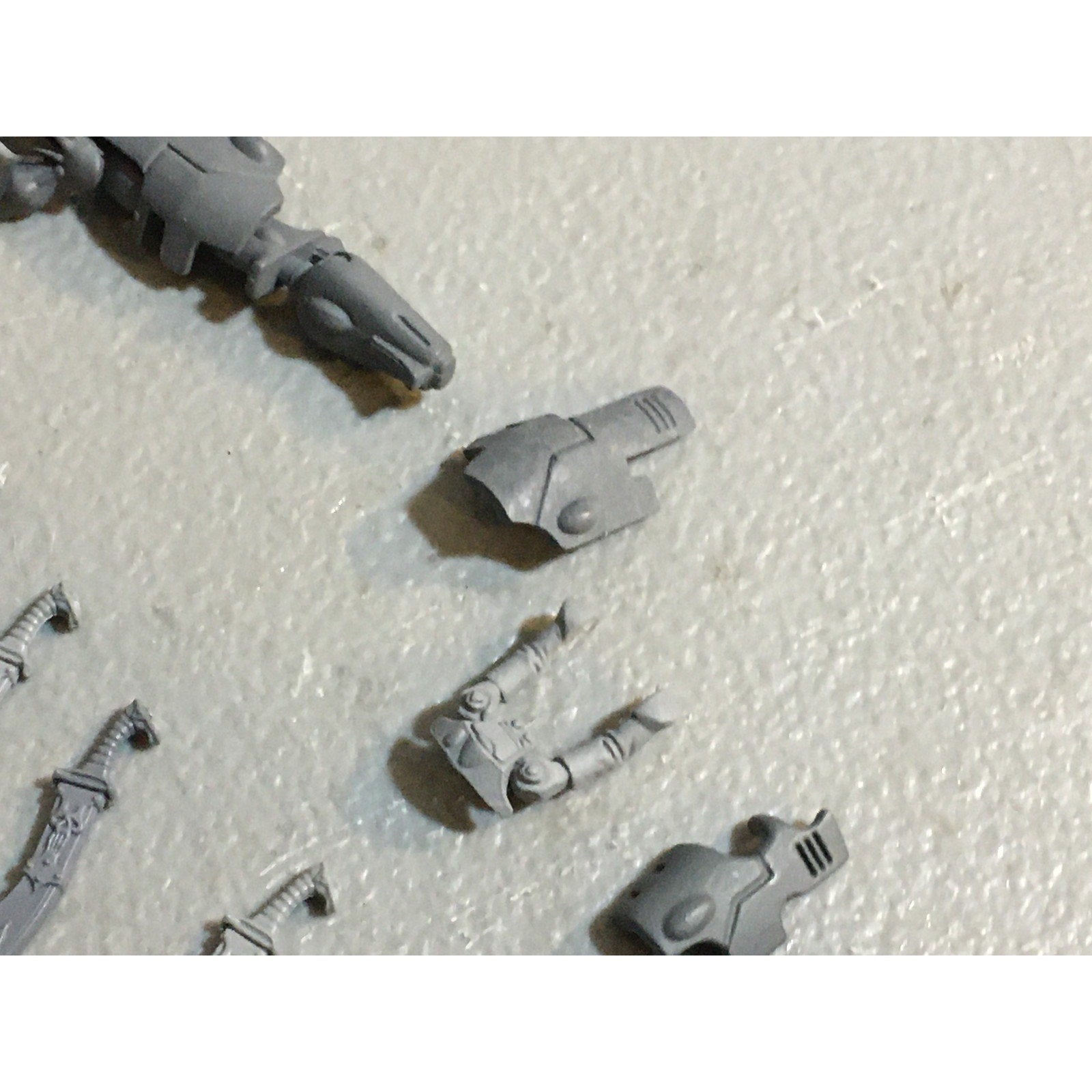 A33594 WARHAMMER 40K MIXED BITS LOT ELDAR CHAOS SWORD DOZER BANNER GW