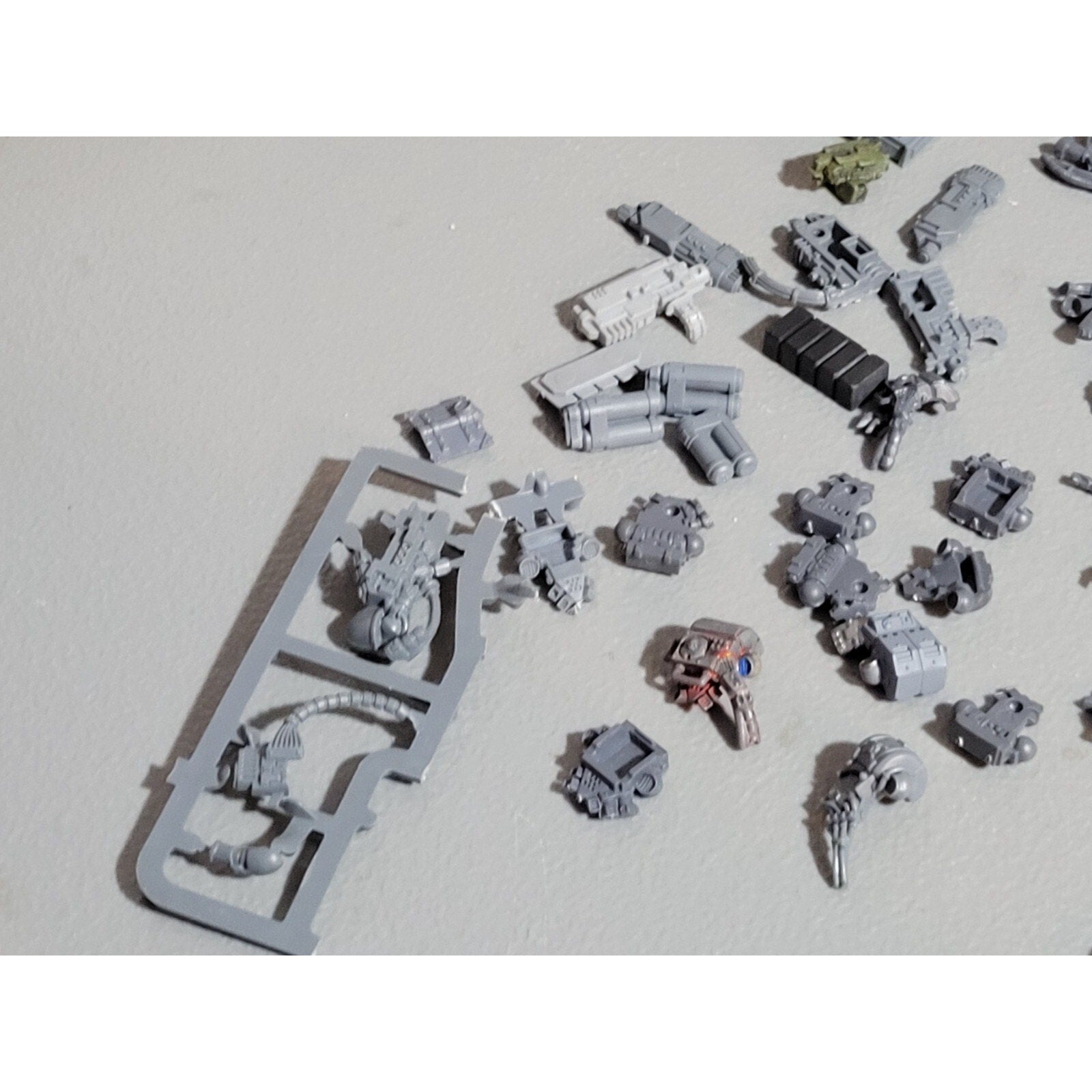 A18913 WARHAMMER 40K SPACE MARINES BITS LOT HEAVY SPECIAL PLASMA