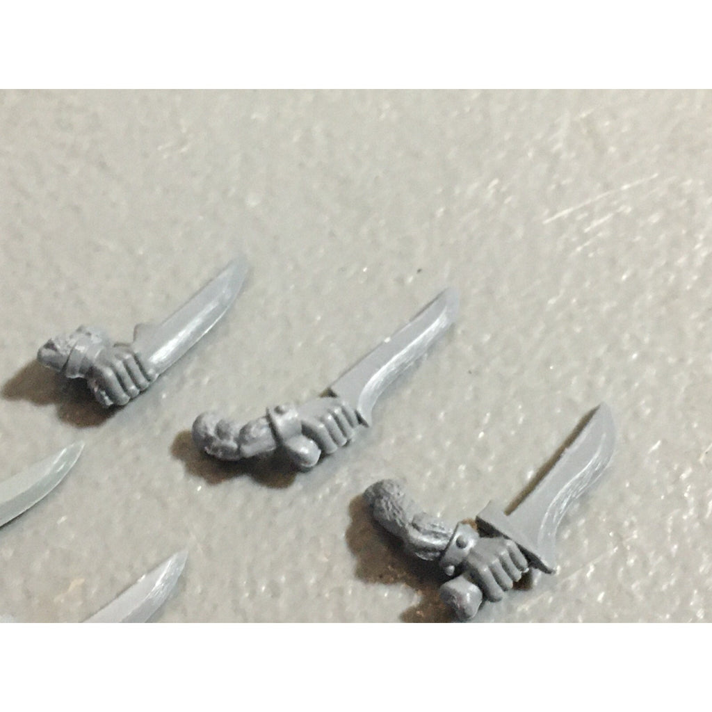 A22300 WARHAMMER FANTASY SKAVEN BITS LOT SWORD ARMS GAMES WORKSHOP GW