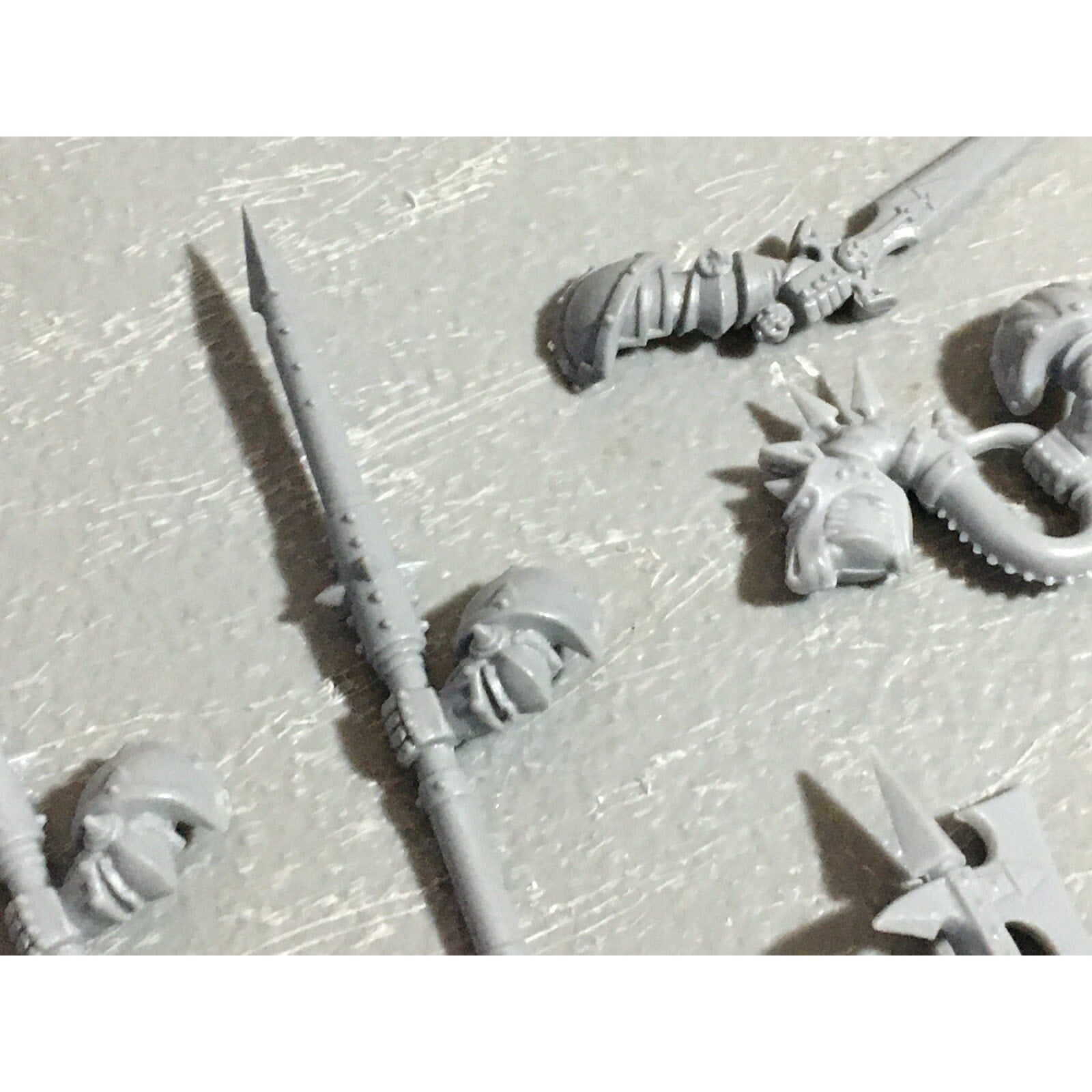 A22251 WARHAMMER FANTASY CHAOS MORTALS BITS LOT WARRIORS KNIGHTS WEAPONS GW OOP