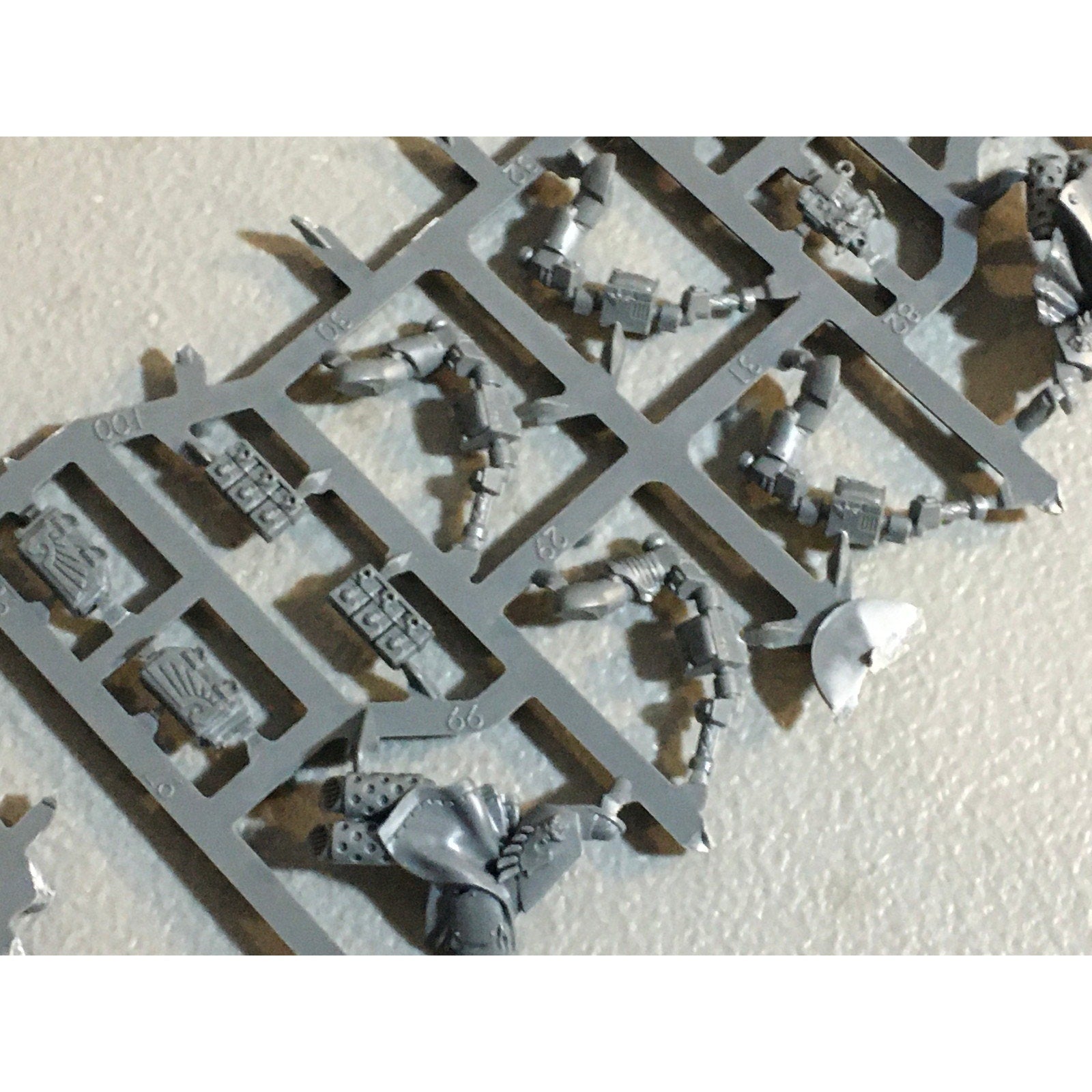 A29498 WARHAMMER 40K SPACE MARINES DARK ANGELS BITS ON SPRUE LOT RAVENWING GW