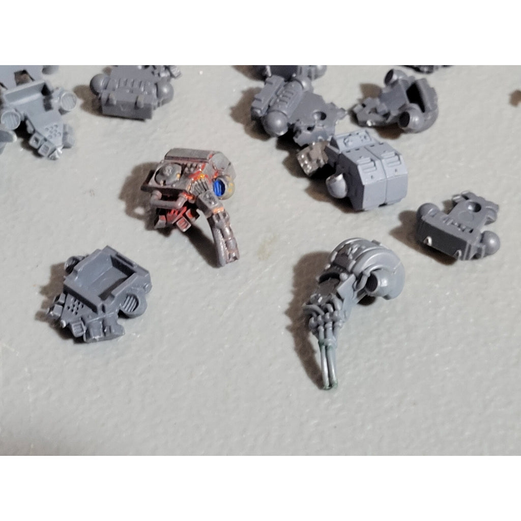 A18913 WARHAMMER 40K SPACE MARINES BITS LOT HEAVY SPECIAL PLASMA