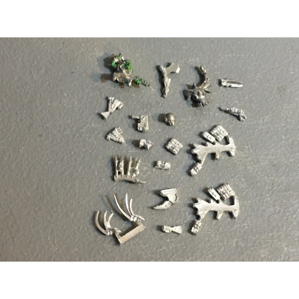A32577 WARHAMMER 40K MIXED RANDOM BITS LOT ALL METAL POUCH HOLSTER GW