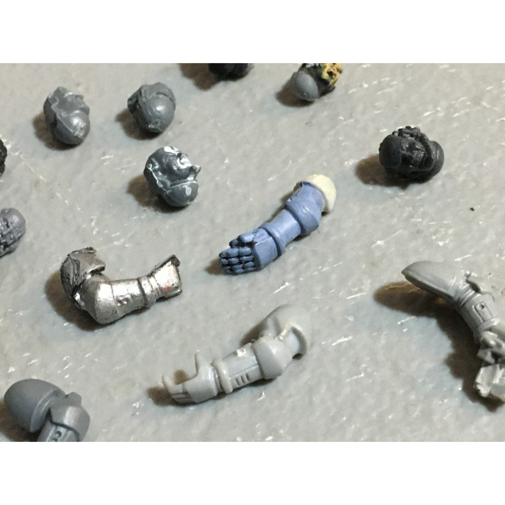 A23463 WARHAMMER 40K SPACE MARINES BITS LOT ARMS HEADS GAMES WORKSHOP GW