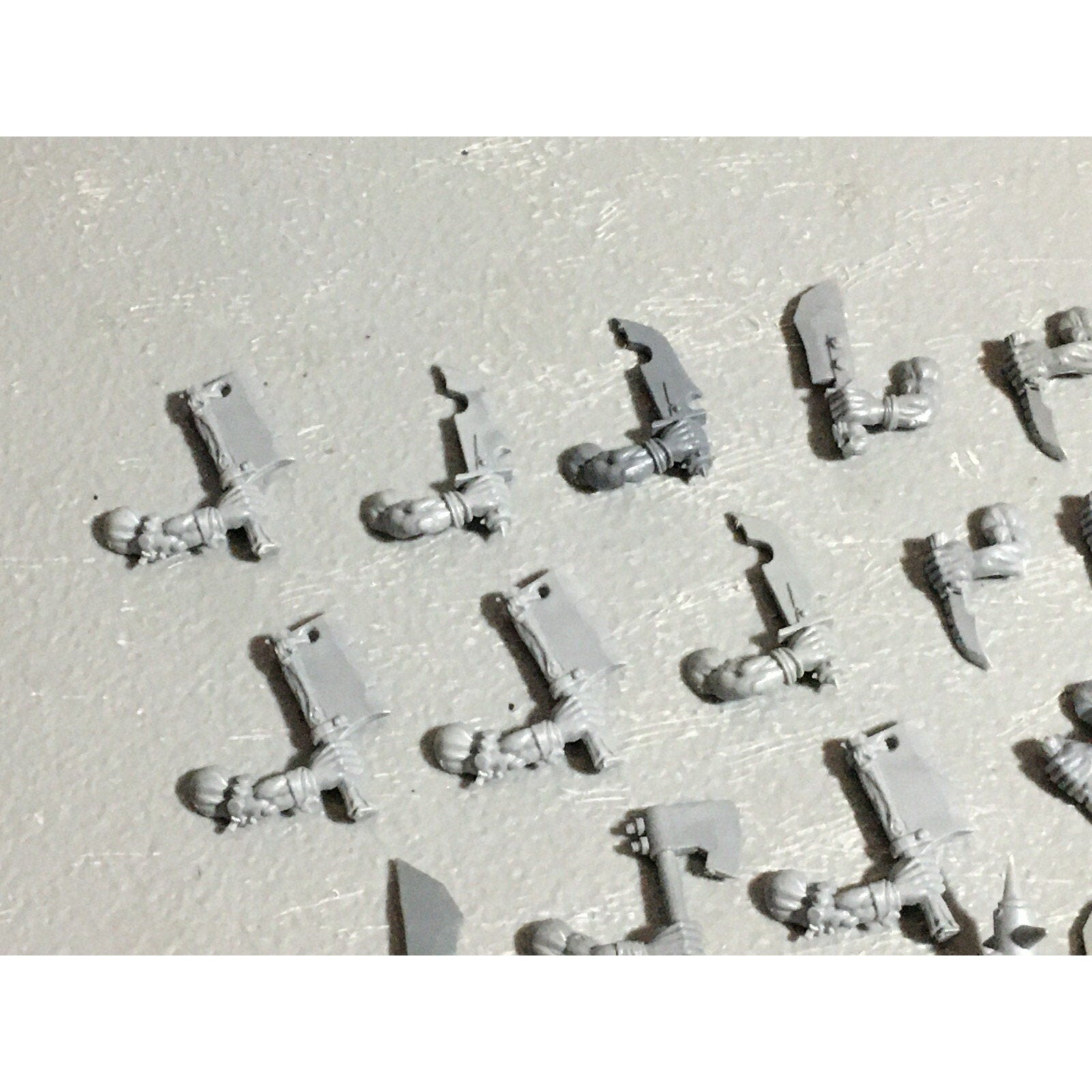 A22611 WARHAMMER FANTASY ORCS & GOBLINS BITS LOT ORC BOYZ HAND WEAPONS GW