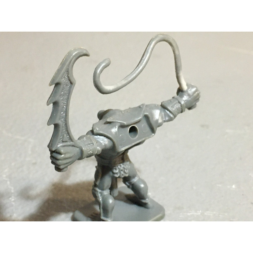 A23496 WARHAMMER HEROQUEST GARGOYLE BLOODTHIRSTER MISSING HEAD & WINGS GW
