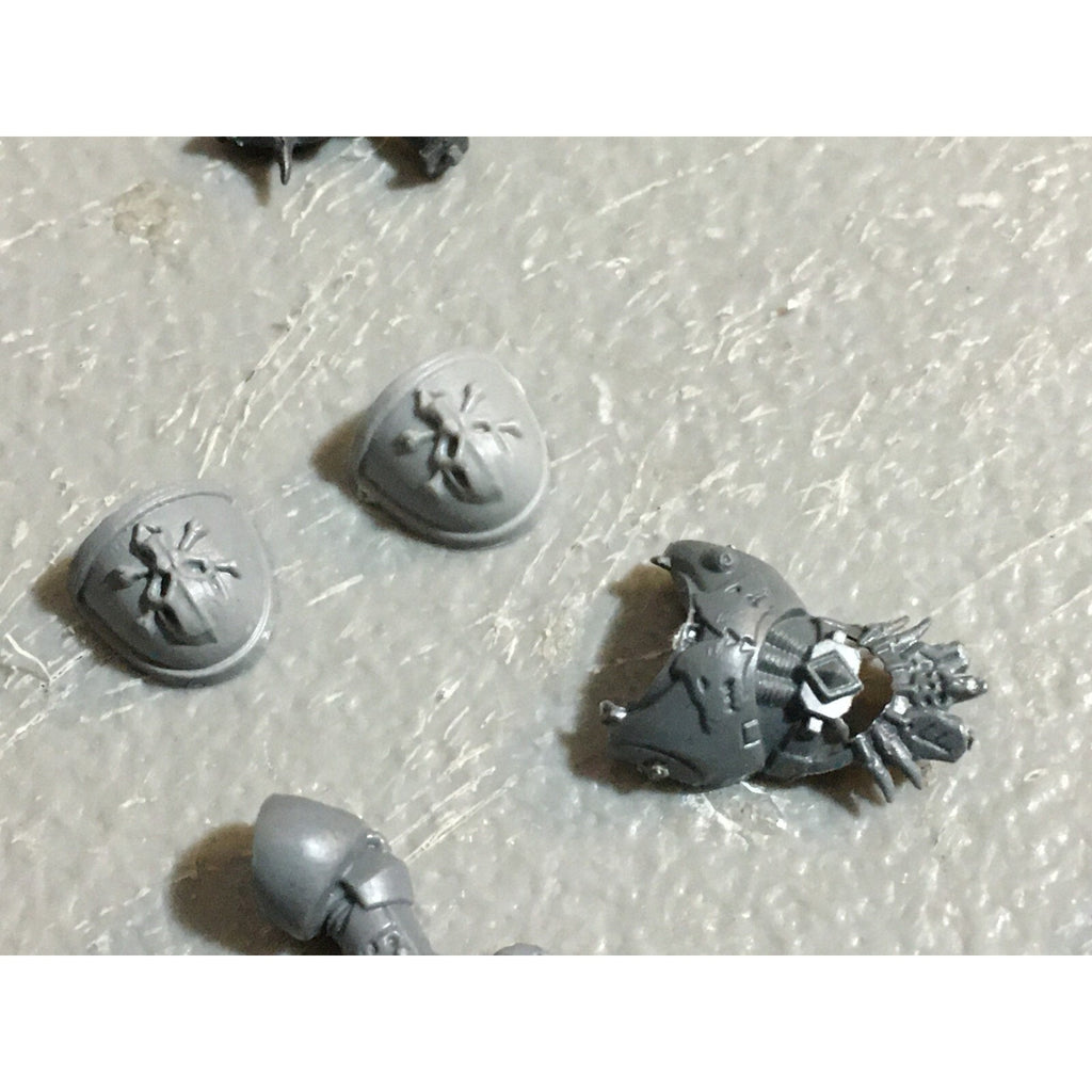A23175 WARHAMMER 40K SPACE MARINES WOLVES BITS LOT MIXED GW GAMES WORKSHOP