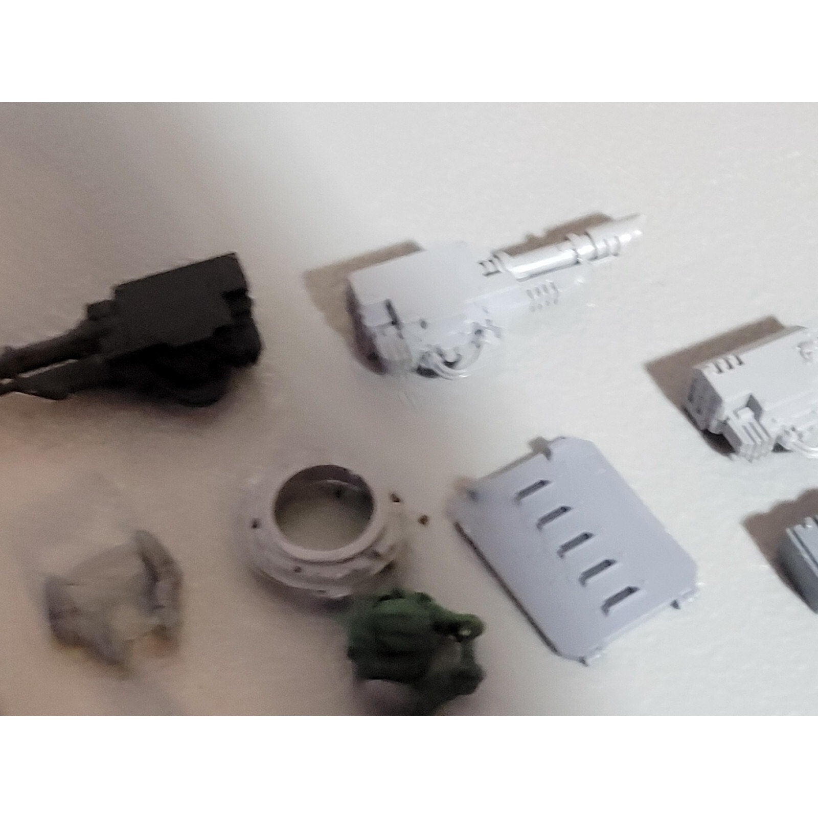 A18906 WARHAMMER 40K SPACE MARINES BITS LOT TANK RHINO RAZORBACK DARK ANGELS