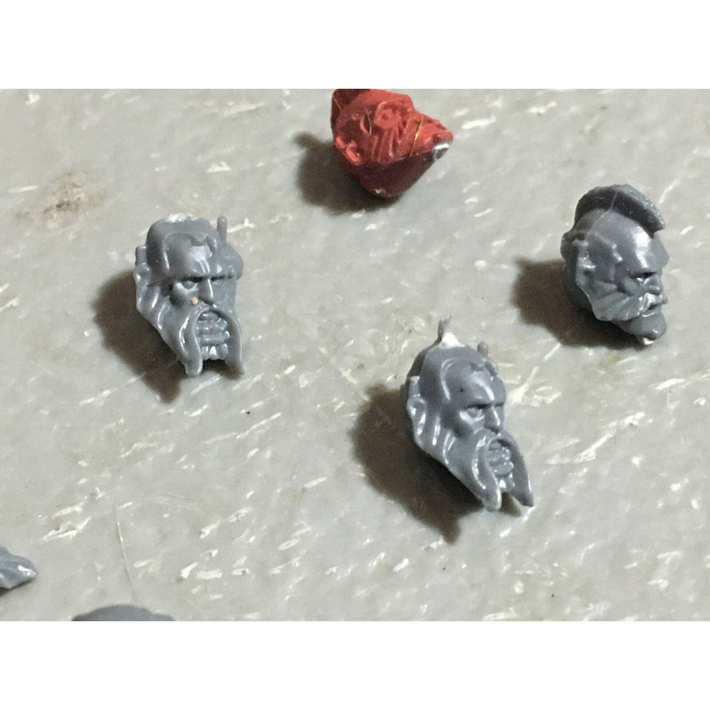 A22552 WARHAMMER 40K SPACE MARINES WOLVES BITS LOT SCOUT HEADS GAMES WORKSHOP GW