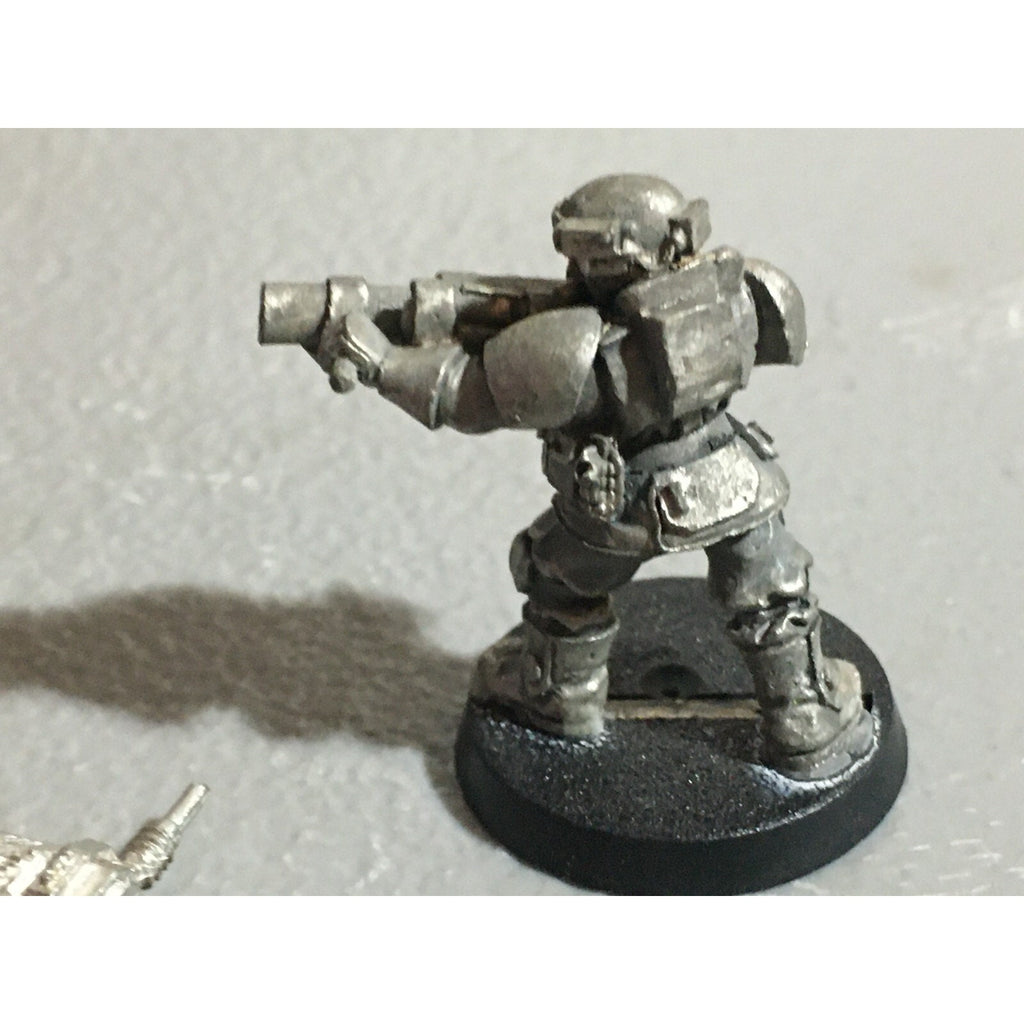 A22123 WARHAMMER 40K IMPERIAL GUARD ASTRA IG METAL KASRKIN GRENADE LAUNCHER GW