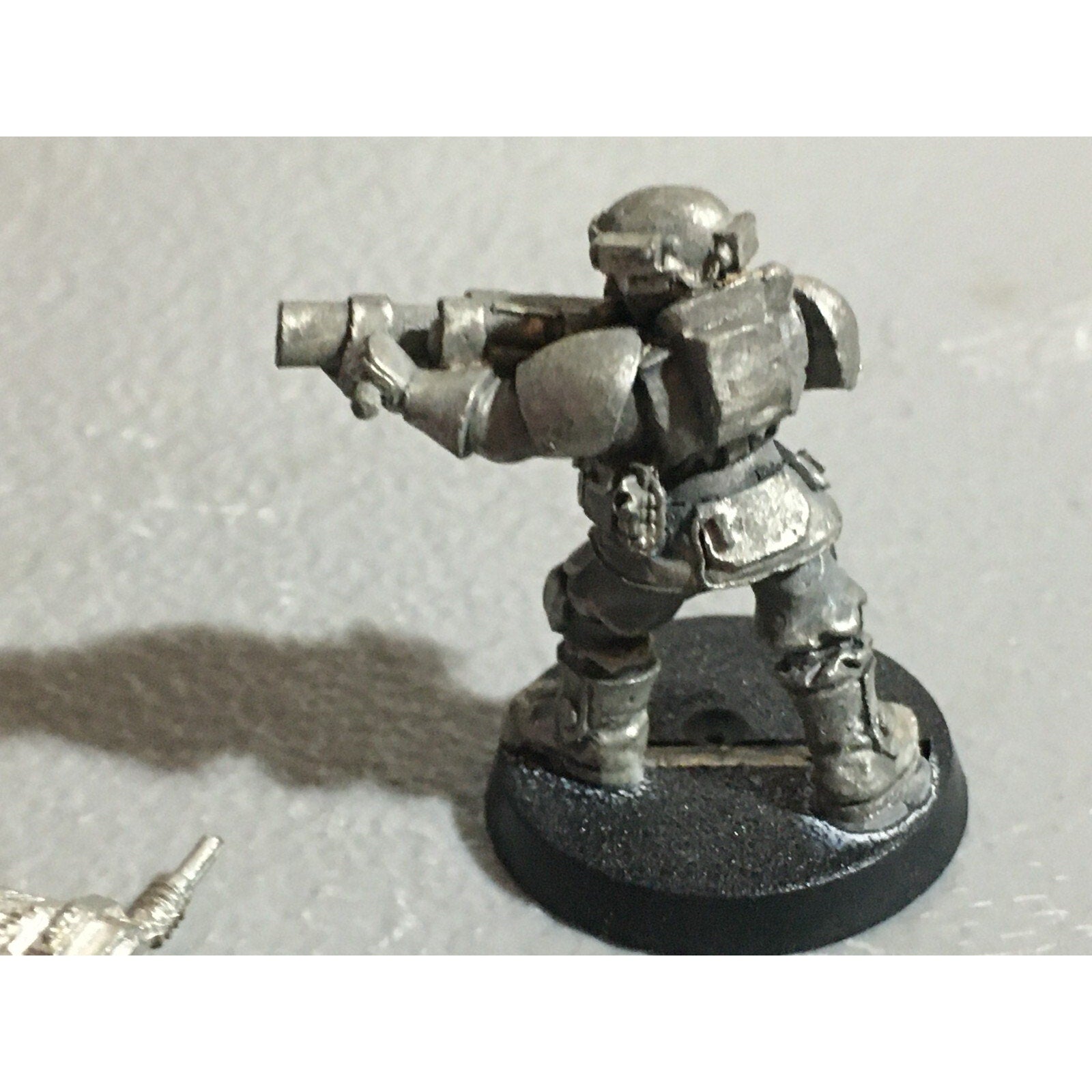 A22123 WARHAMMER 40K IMPERIAL GUARD ASTRA IG METAL KASRKIN GRENADE LAUNCHER GW