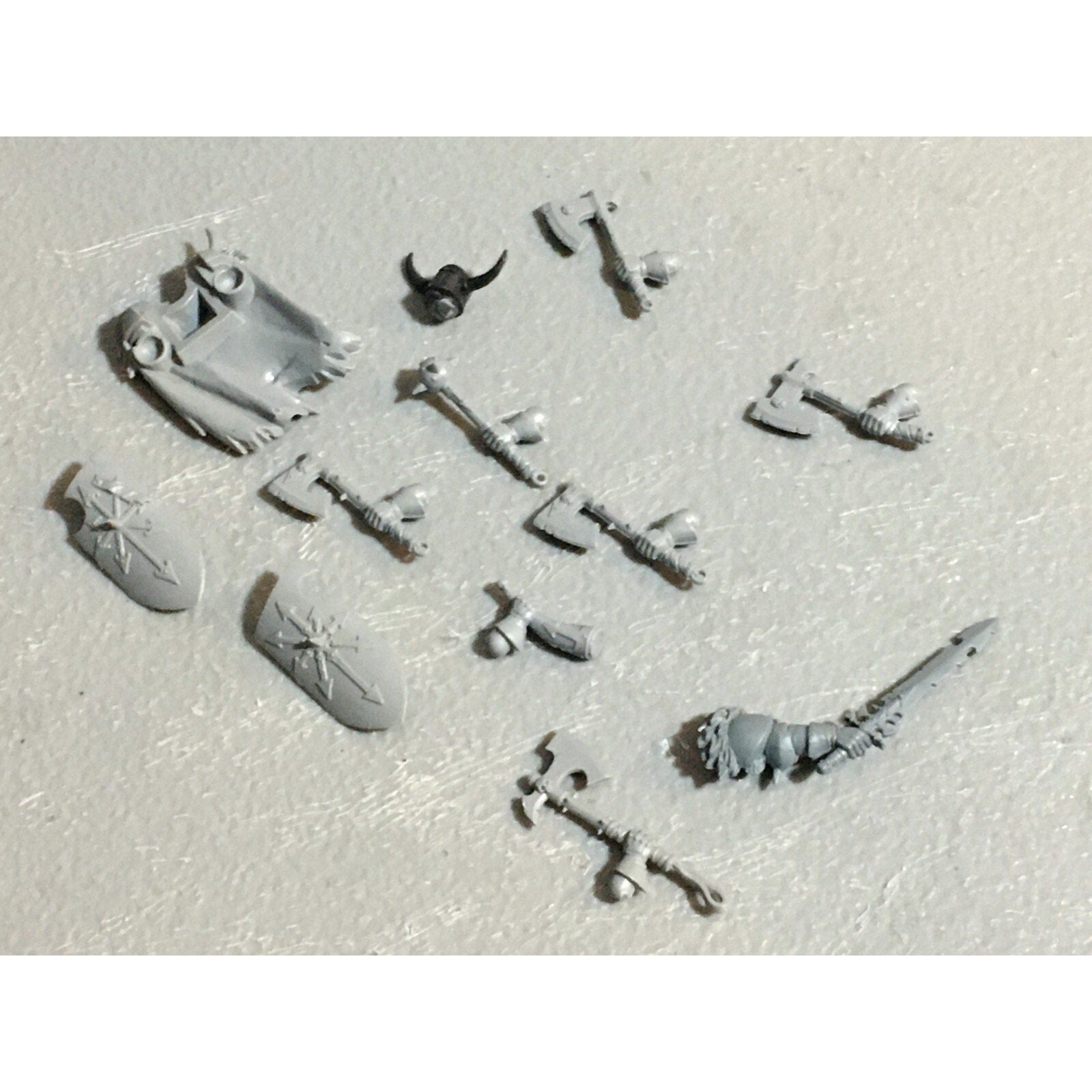 A23071 WARHAMMER 40K IG IMPERIAL ASTRA BITS LOT LEGS TANK COMMANDER GW