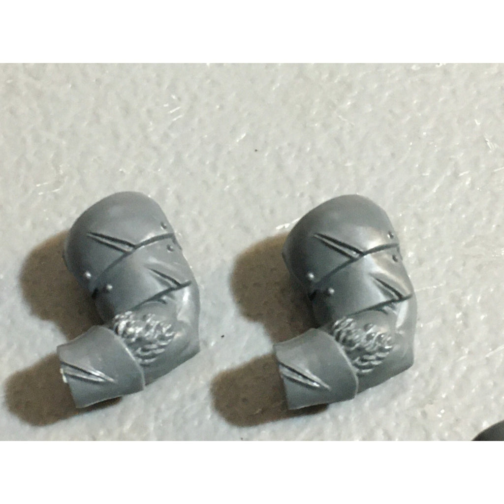 A23167 WARHAMMER FANTASY CHAOS BEASTMEN BITS LOT MINOTAUR ARMS GW GAMES WORKSHOP