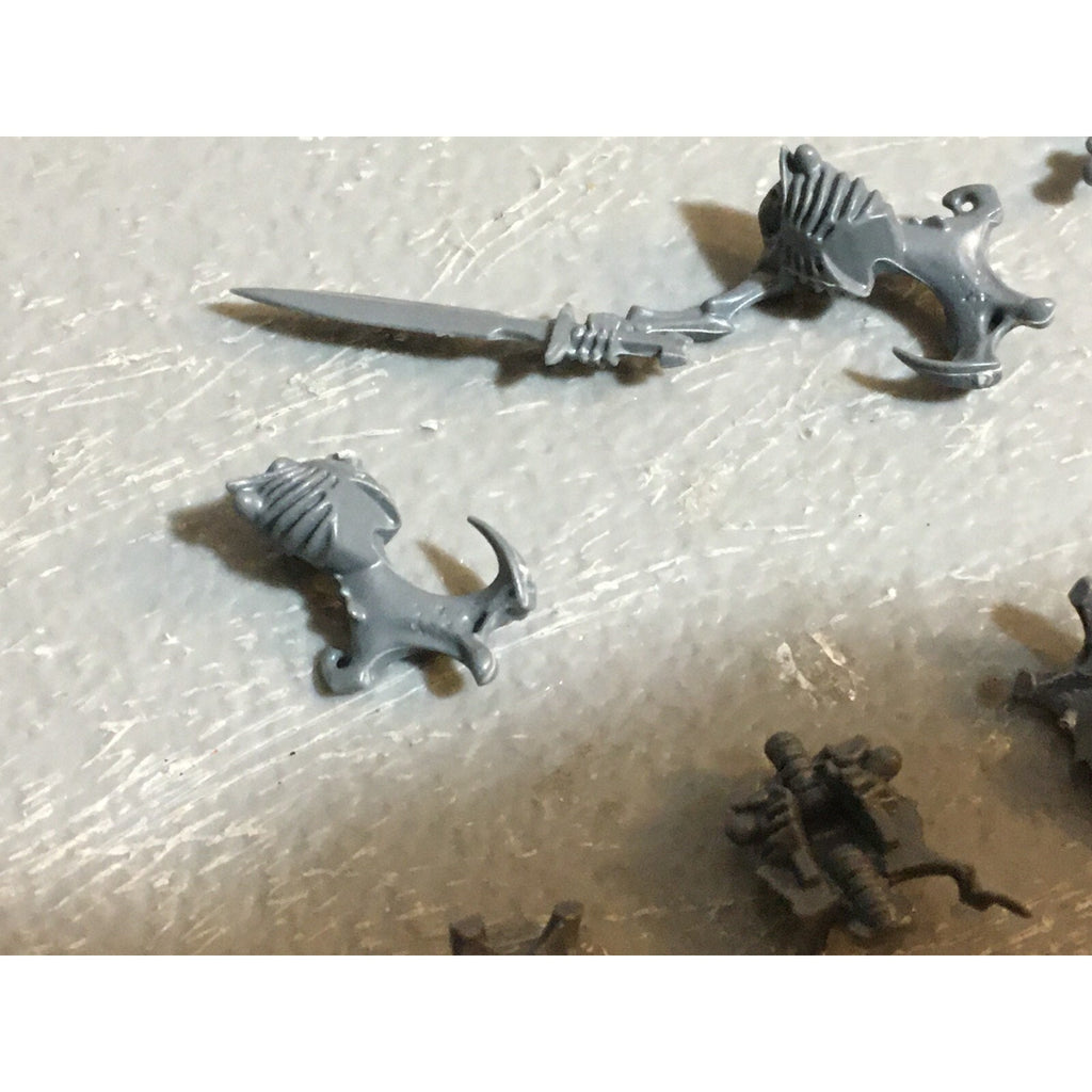 A23426 WARHAMMER FANTASY VAMPIRE COUNTS BITS LOT SKELETON WIGHT TORSO BANNER