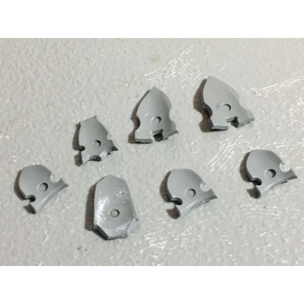 A22247 WARHAMMER FANTASY CHAOS MORTALS BITS LOT WARRIORS KNIGHTS SHIELDS GW OOP