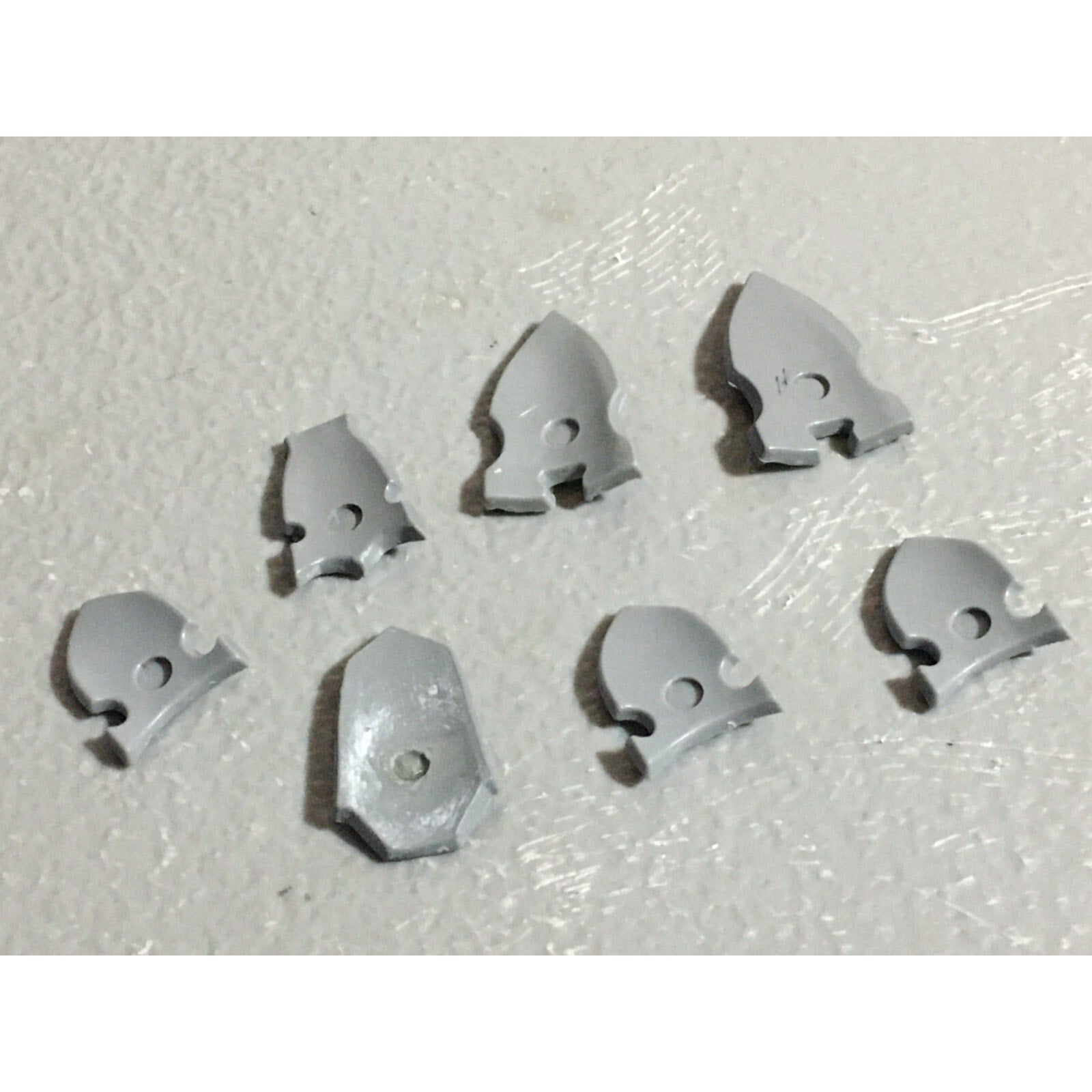 A22247 WARHAMMER FANTASY CHAOS MORTALS BITS LOT WARRIORS KNIGHTS SHIELDS GW OOP