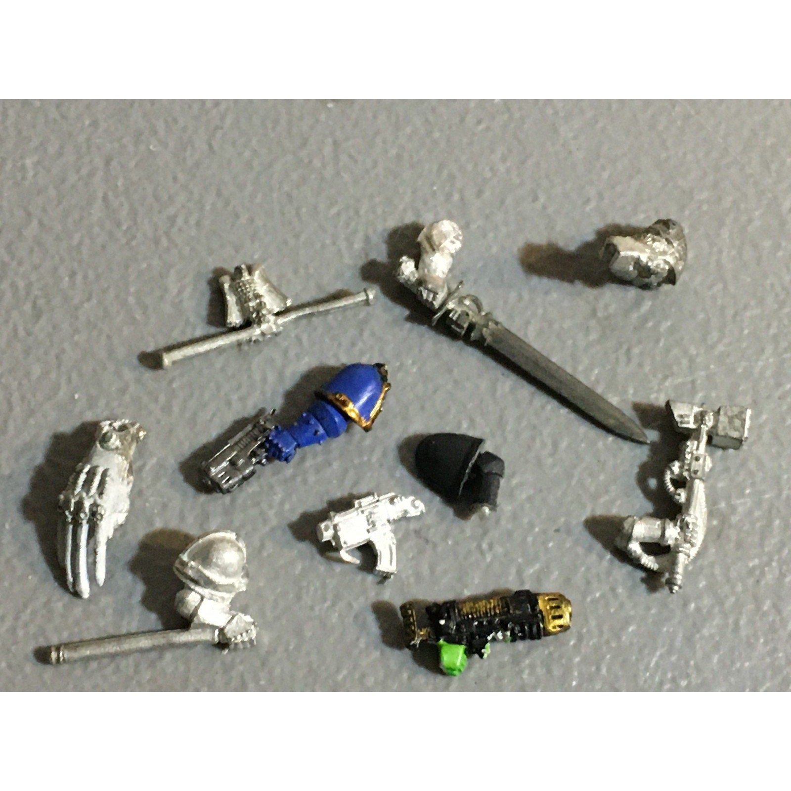 A32485 WARHAMMER 40K SPACE MARINES METAL BIT LOT PLASMA ARM HAMMER GW