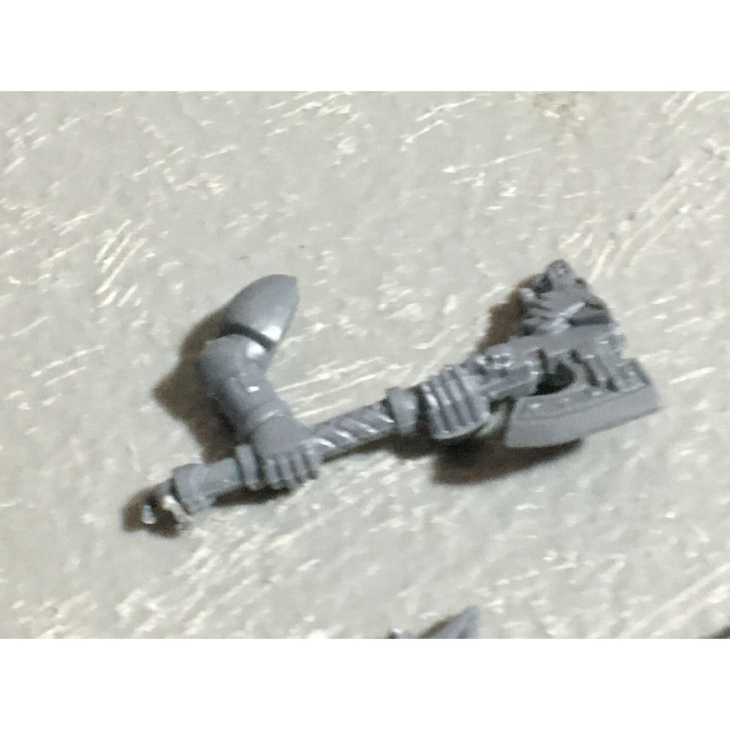 A22560 WARHAMMER 40K SPACE MARINES WOLVES BITS LOT BANNER ACCESSORY SHIELD GW