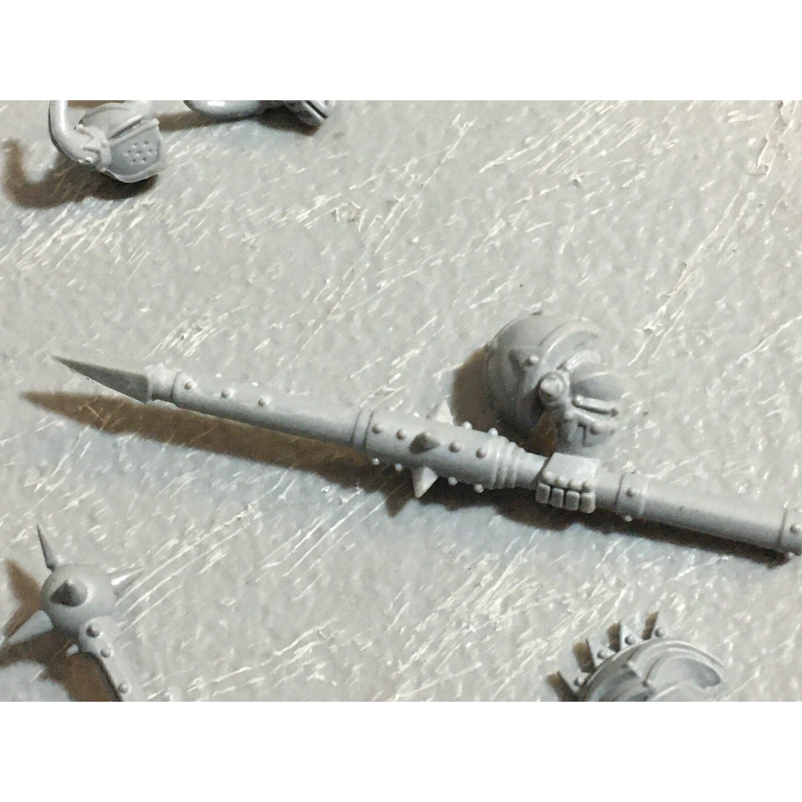A23069 WARHAMMER FANTASY CHAOS MORTALS BITS LOT WARRIORS OOP MIXED HEADS ARMS GW