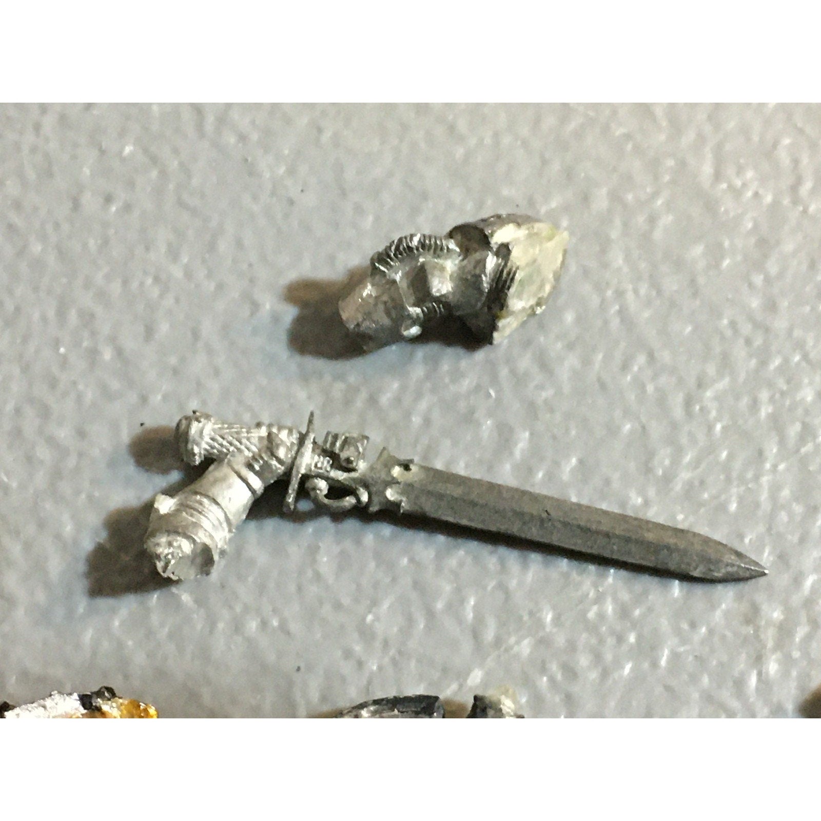 A32485 WARHAMMER 40K SPACE MARINES METAL BIT LOT PLASMA ARM HAMMER GW