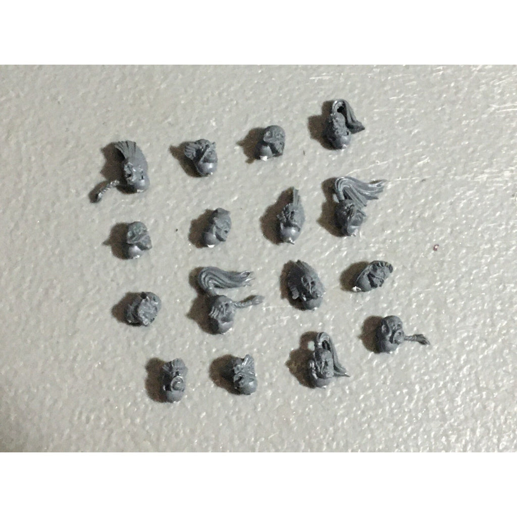 A22545 WARHAMMER 40K SPACE MARINES WOLVES BITS LOT HEADS GAMES WORKSHOP GW