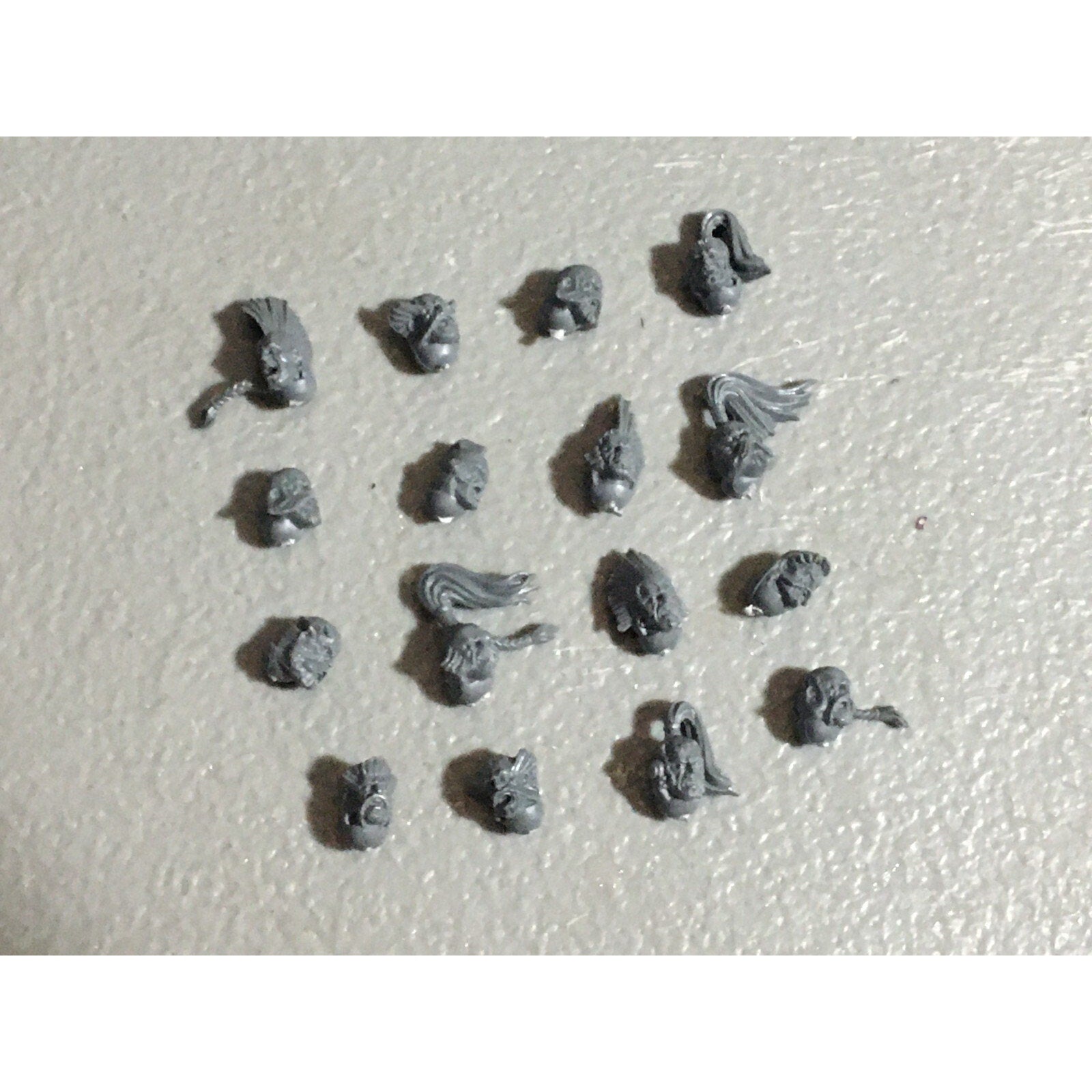 A22545 WARHAMMER 40K SPACE MARINES WOLVES BITS LOT HEADS GAMES WORKSHOP GW