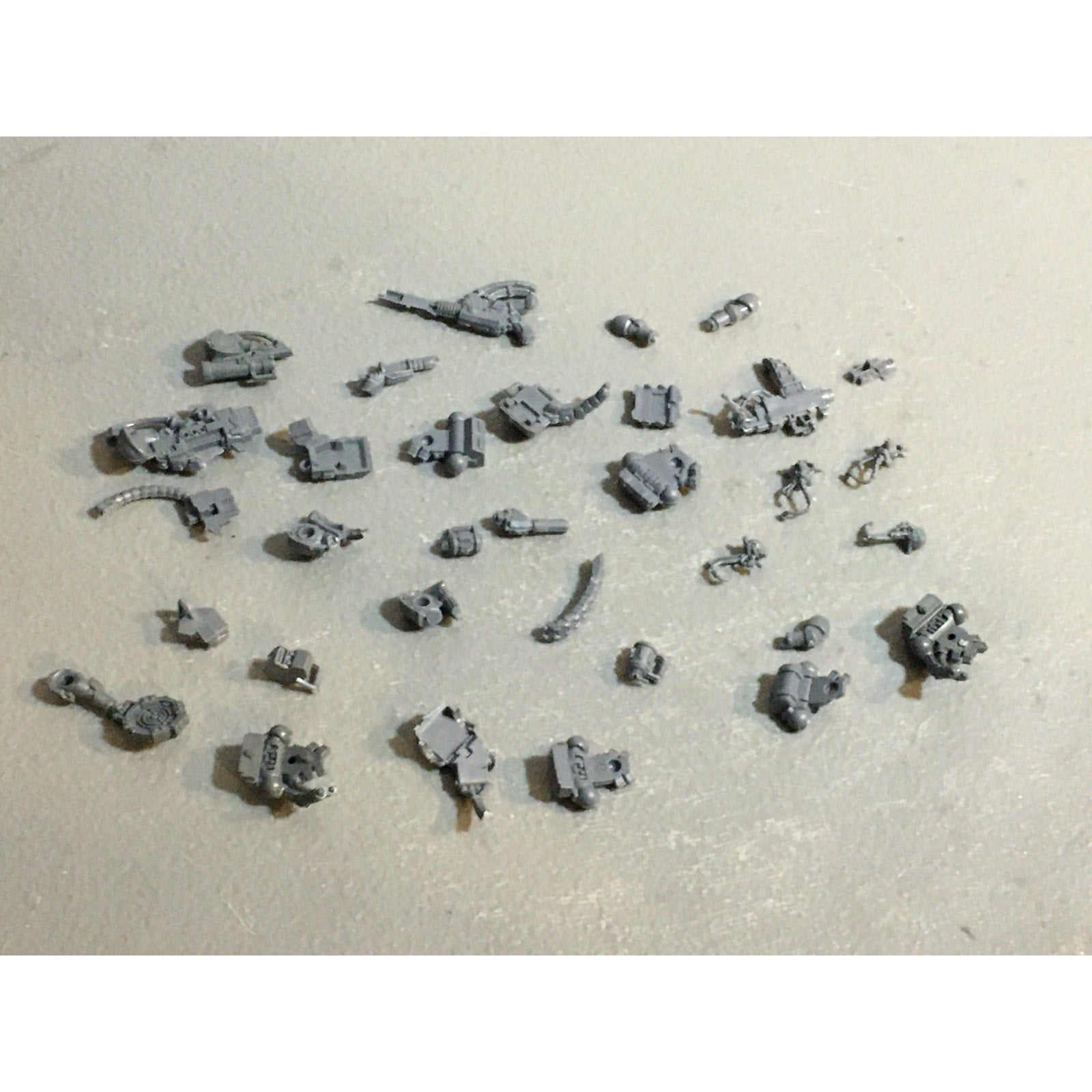 A29480 WARHAMMER 40K SPACE MARINES BITS LOT DEVASTATOR WEAPON BACKPACK GW