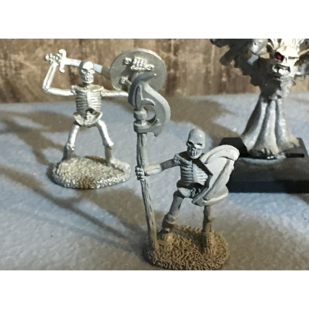 A32570 UNKNOWN MINIATURES METAL MINIATURES LOT SKELETON 4 PK + WRAITH