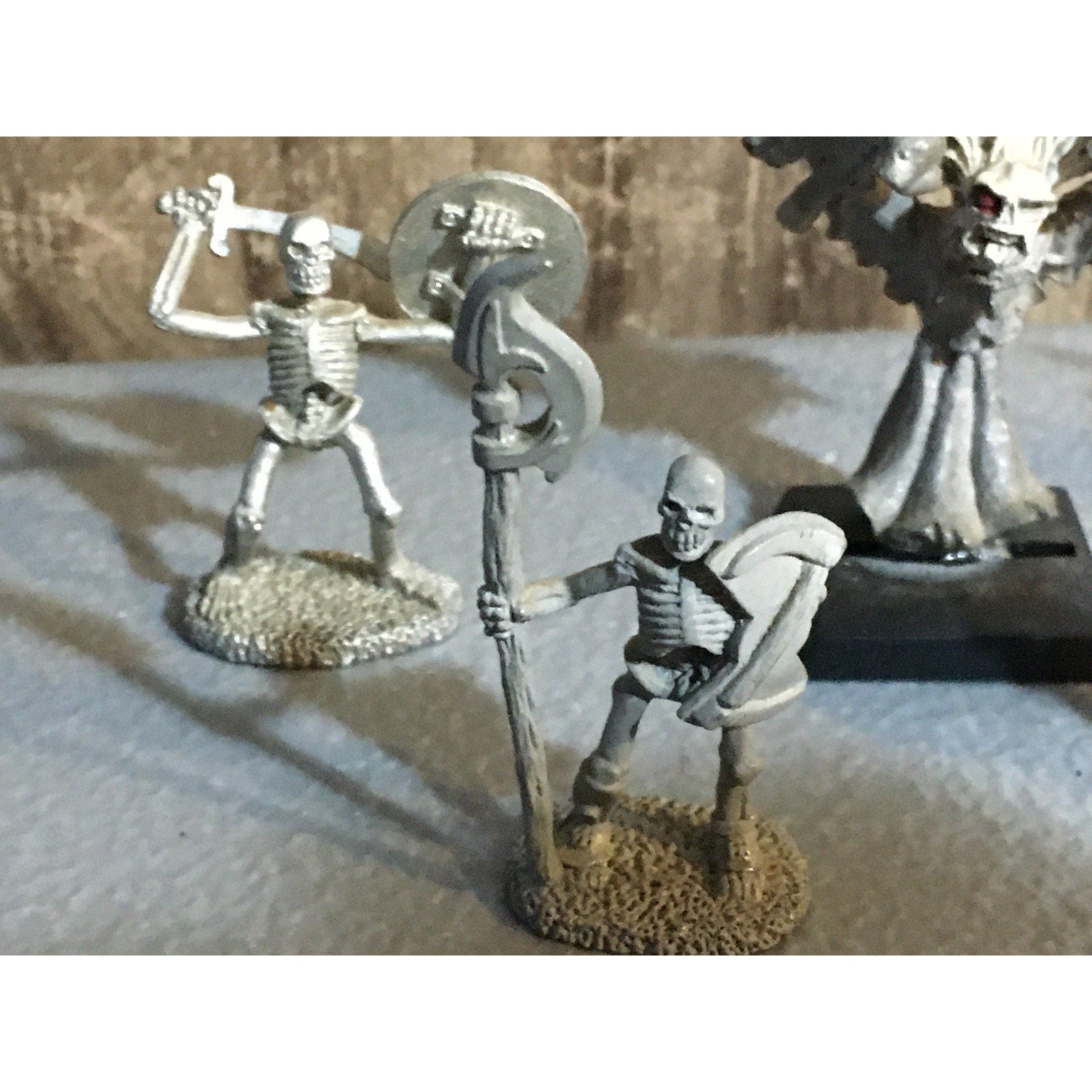 A32570 UNKNOWN MINIATURES METAL MINIATURES LOT SKELETON 4 PK + WRAITH