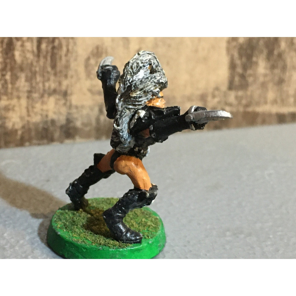 A30121 WARHAMMER BLOOD BOWL METAL DARK ELVES TEAM WITCH ELF PAINT BASE OOP GW