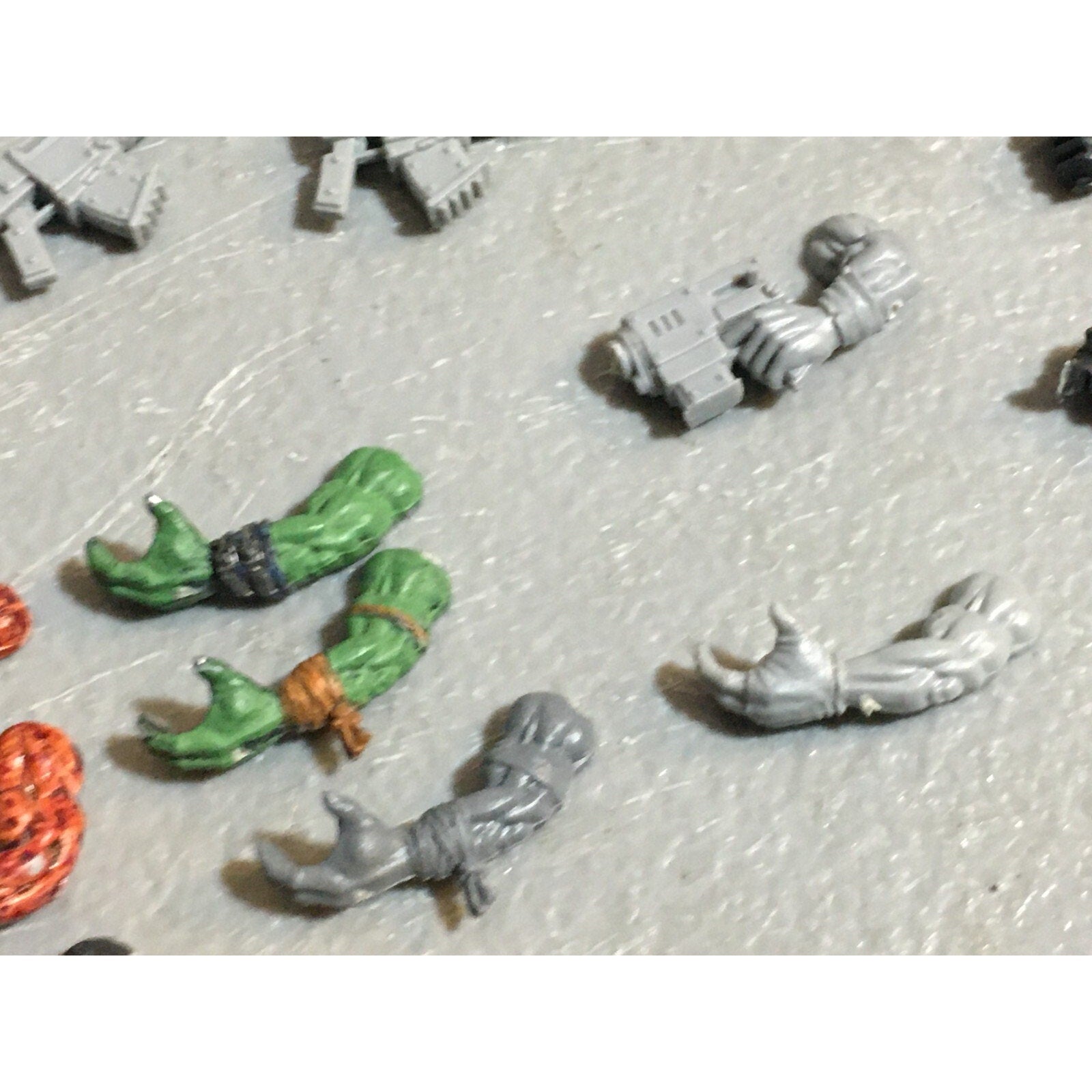 A23012 WARHAMMER 40K SPACE ORKS BITS LOT MIXED HEADS ARMS SHOOTAS GAMES WORKSHOP