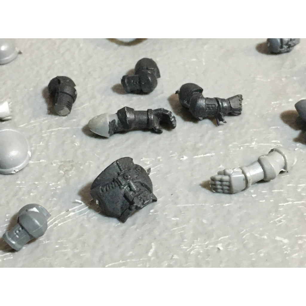 A23463 WARHAMMER 40K SPACE MARINES BITS LOT ARMS HEADS GAMES WORKSHOP GW