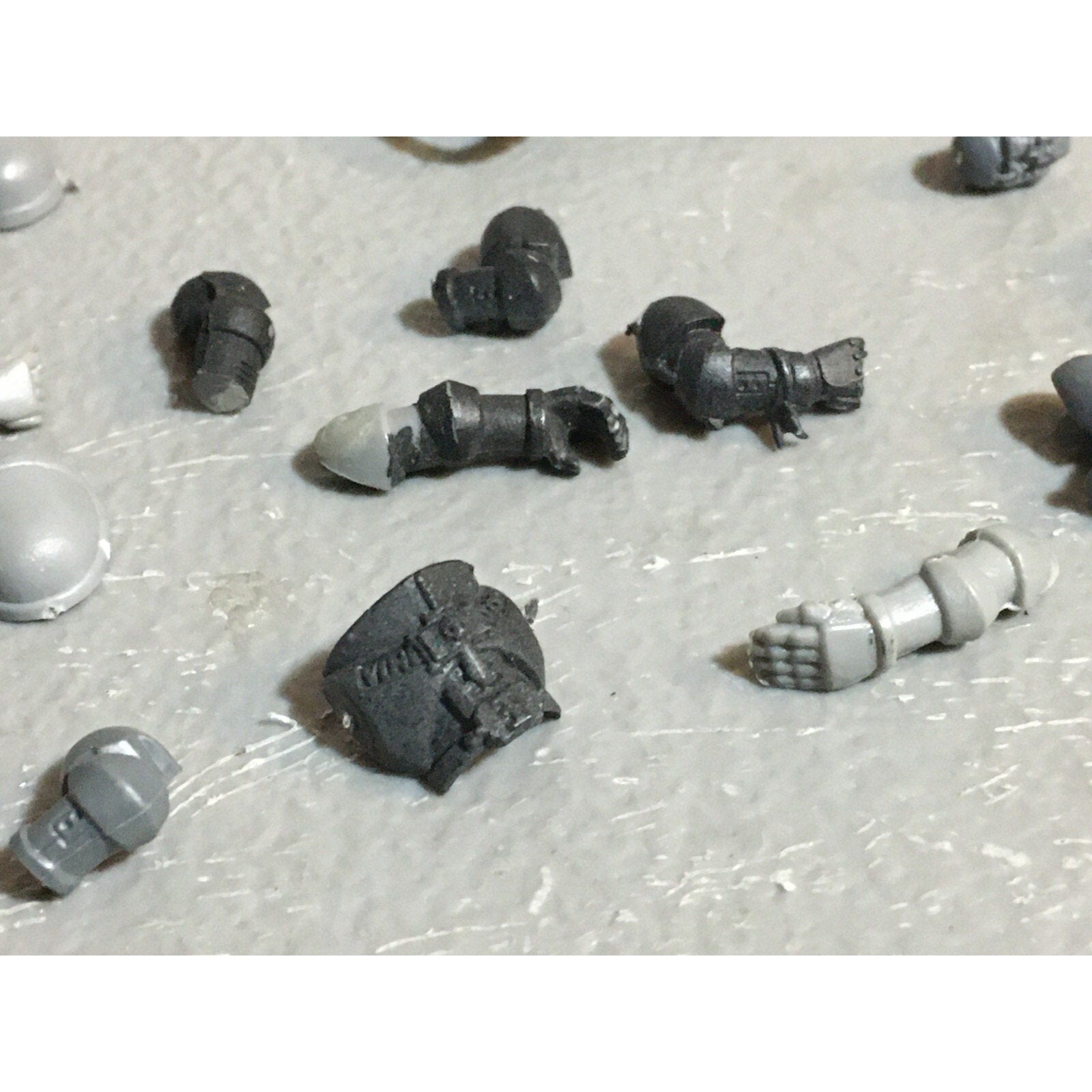 A23463 WARHAMMER 40K SPACE MARINES BITS LOT ARMS HEADS GAMES WORKSHOP GW