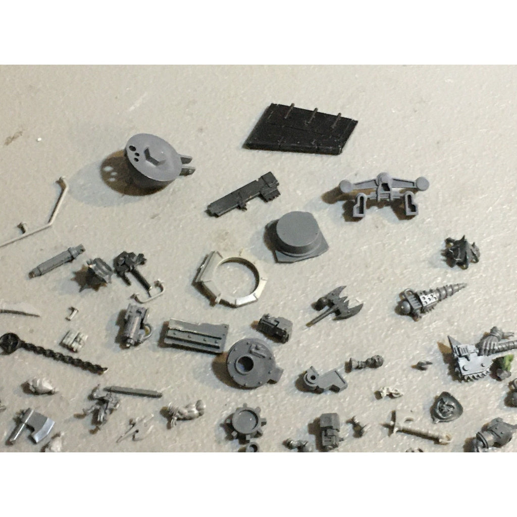 A33119 WARHAMMER 40K SPACE ORKS BITS LOT MIXED RANDOM GW GAMES WORKSHOP