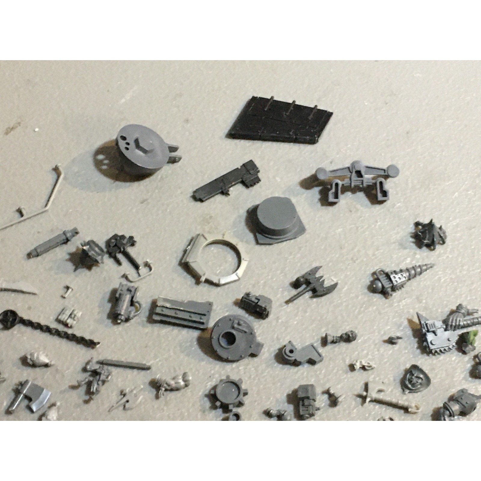 A33119 WARHAMMER 40K SPACE ORKS BITS LOT MIXED RANDOM GW GAMES WORKSHOP