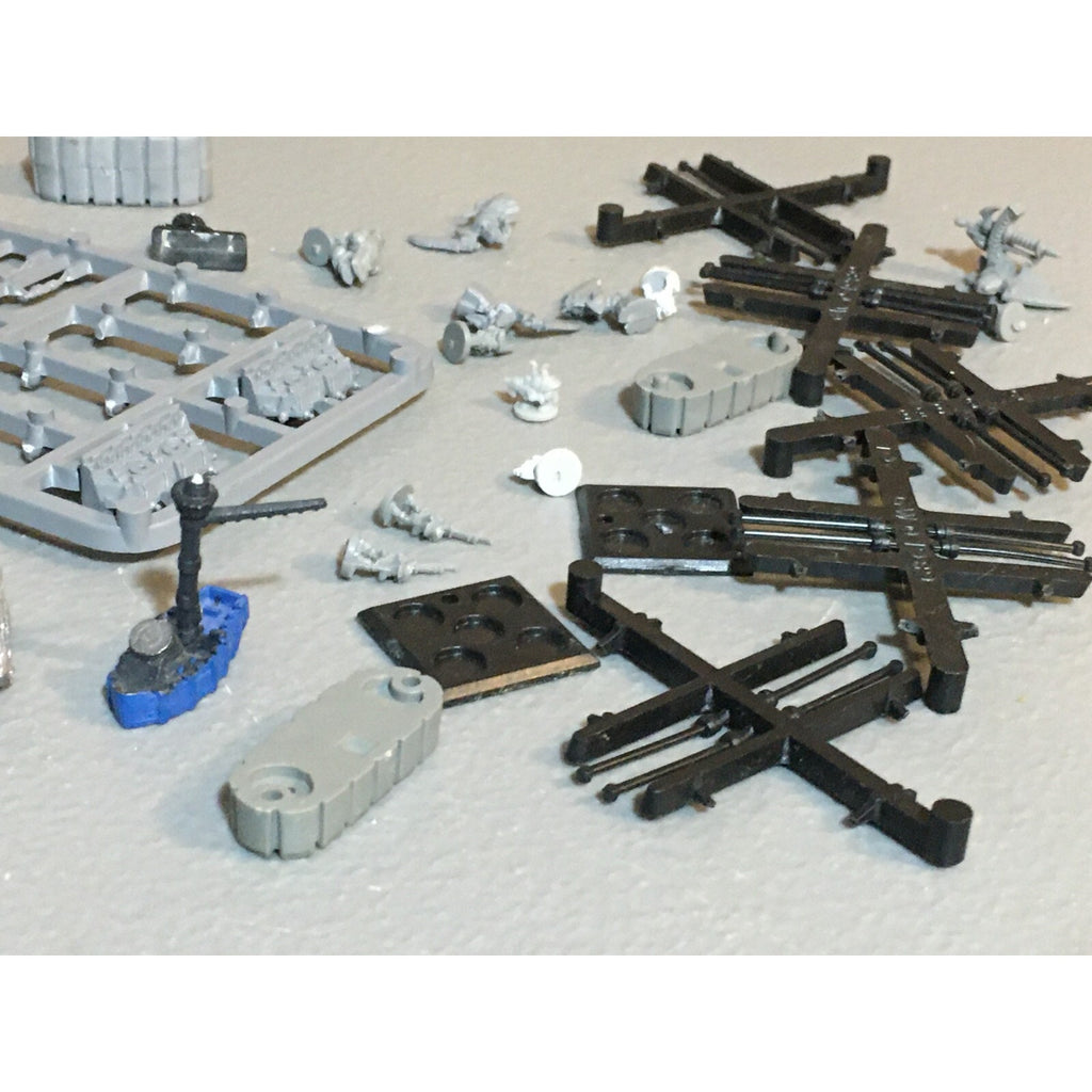A23527 EPIC 40K BITS LOT INCOMPLETE SOME METAL WARMASTER W MOVEMENT STICKS
