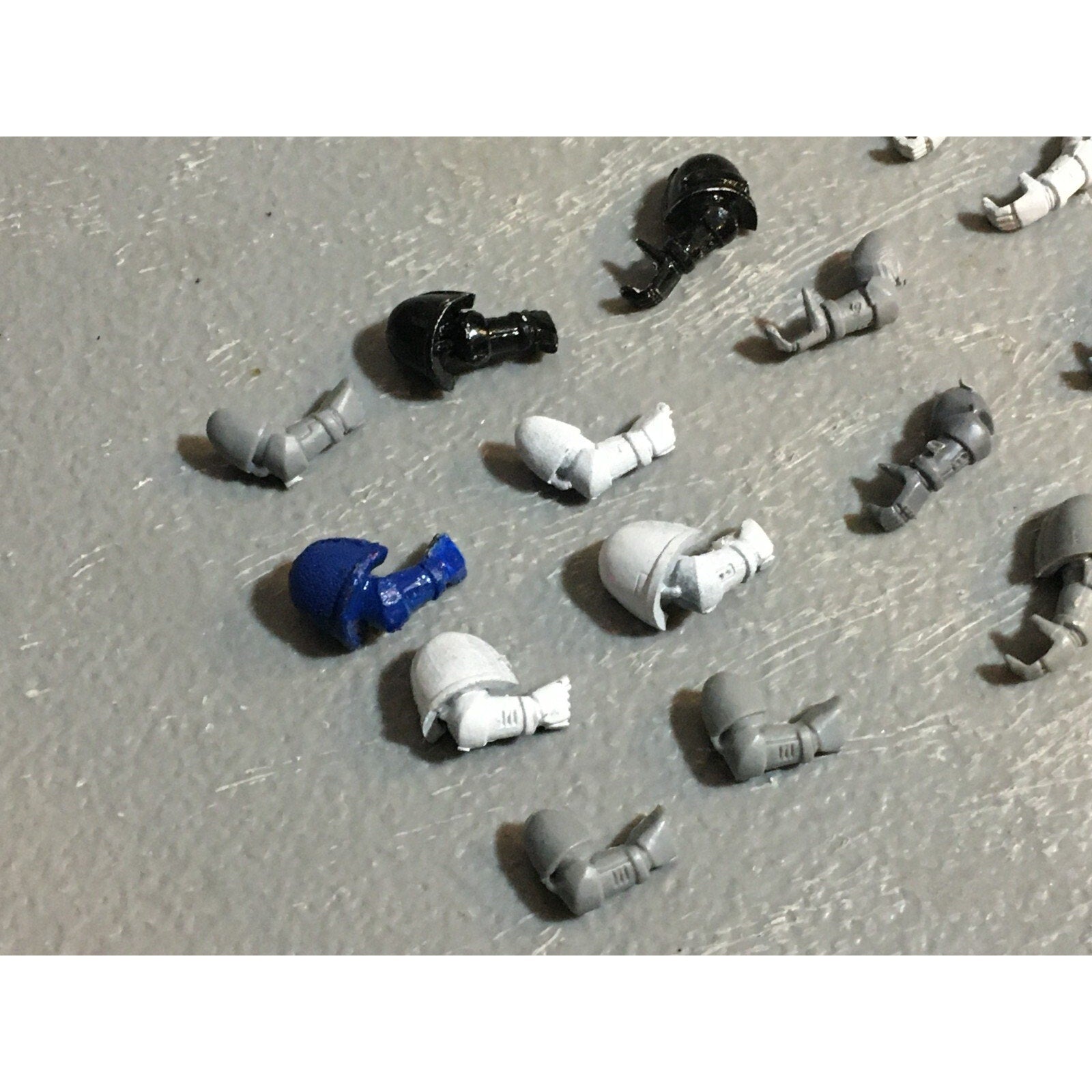 A22957 WARHAMMER 40K SPACE MARINES BITS LOT ARMS GAMES WORKSHOP GW