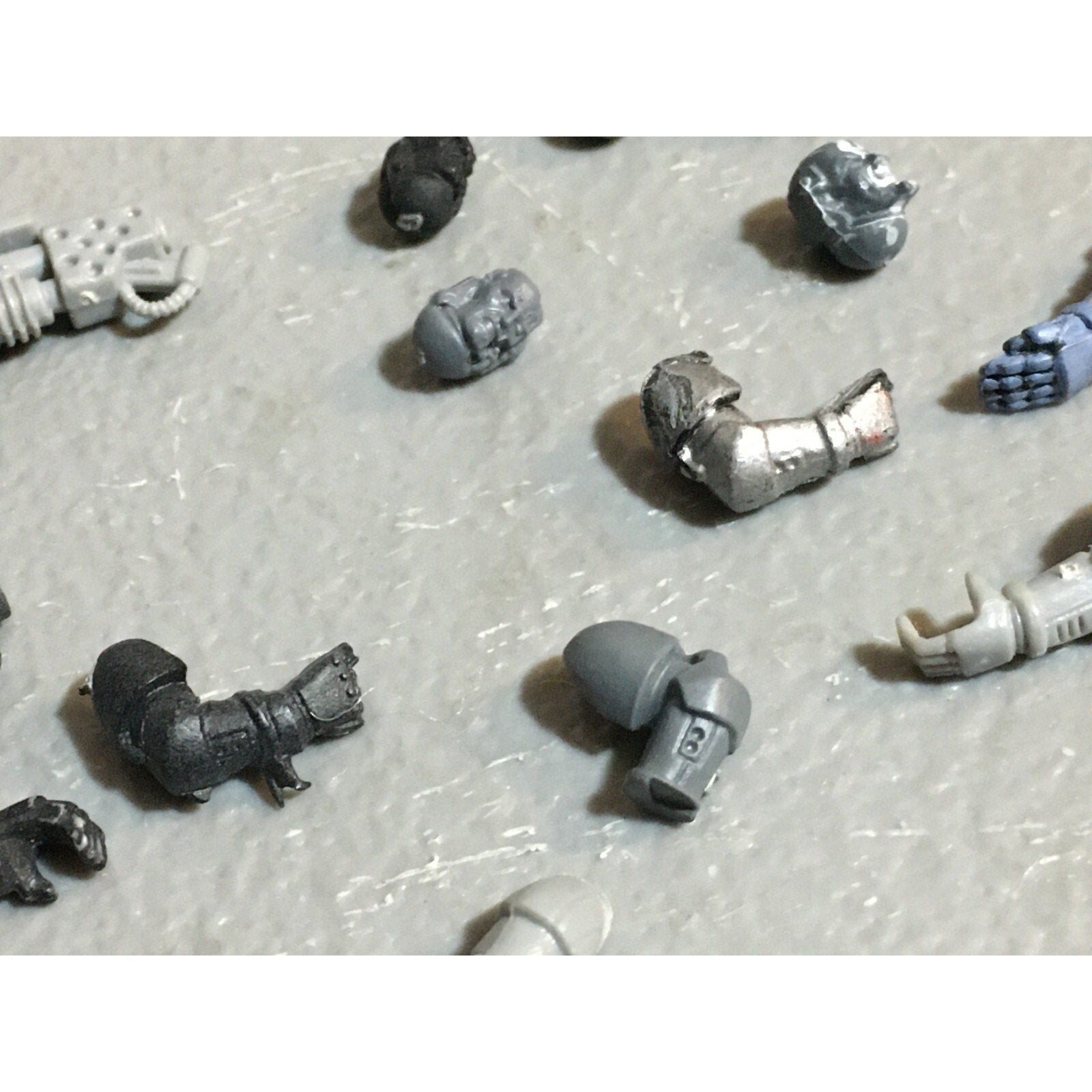 A23463 WARHAMMER 40K SPACE MARINES BITS LOT ARMS HEADS GAMES WORKSHOP GW