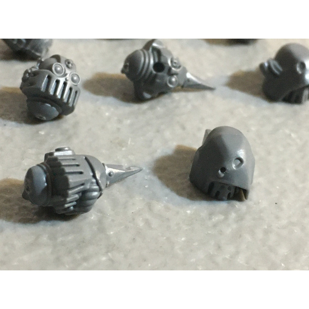 A31438 WARHAMMER 40K DEATH GUARD BITS LOT HEAD MUTATED SPIKE GW CHAOS MARINES