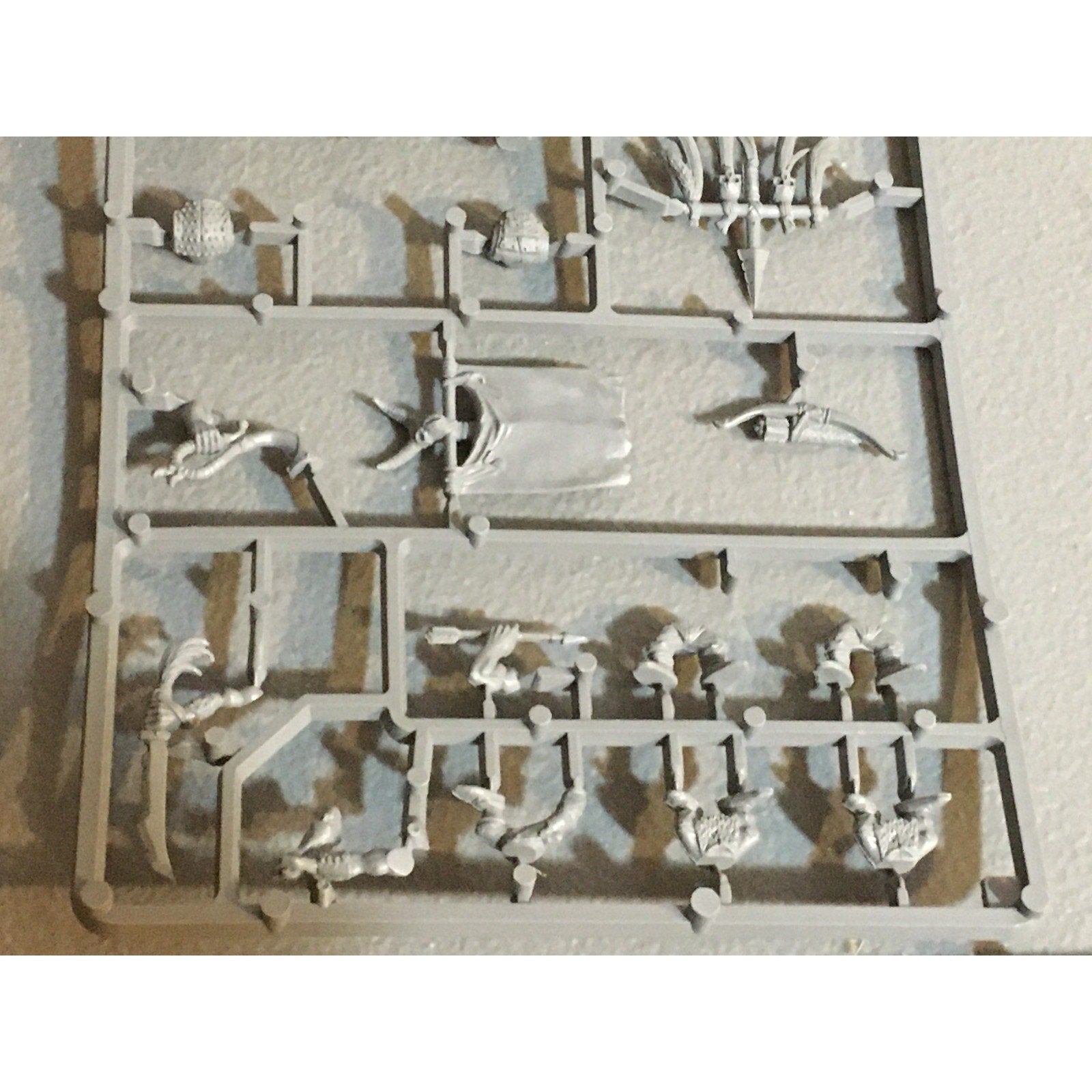 A33693 WARHAMMER FANTASY ORCS & GOBLINS BITS ON SPRUE LOT GOBLINS GW